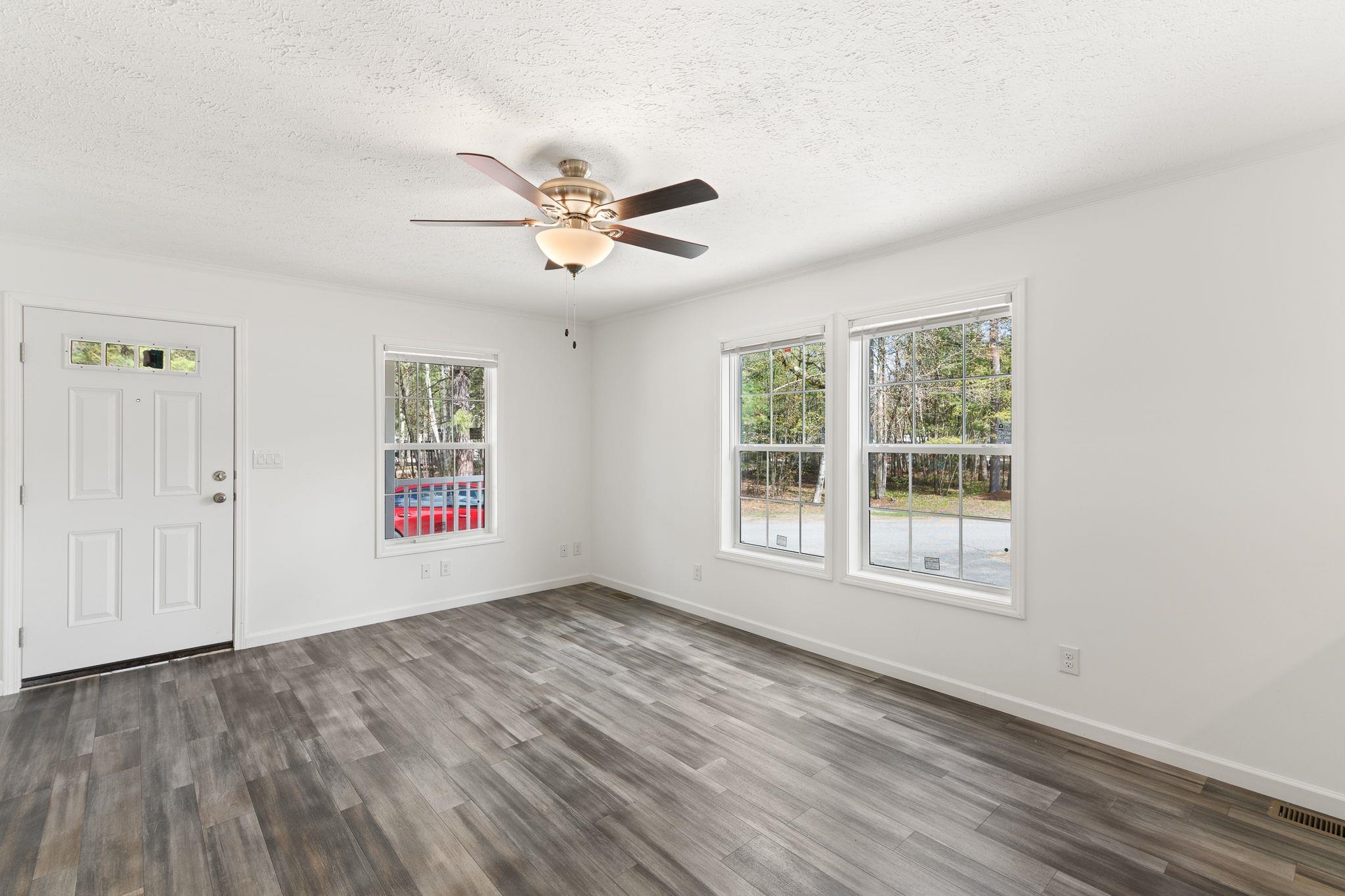40 Pine St, Hinsdale, NH 03451
