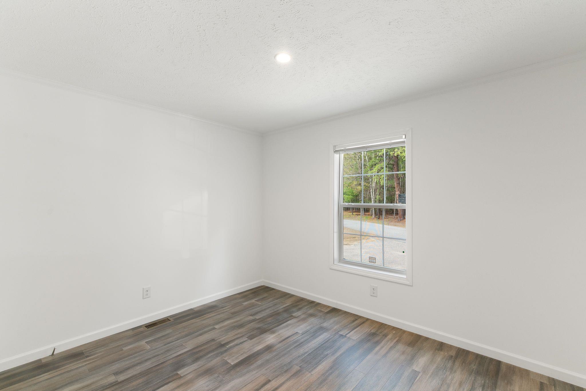 40 Pine St, Hinsdale, NH 03451