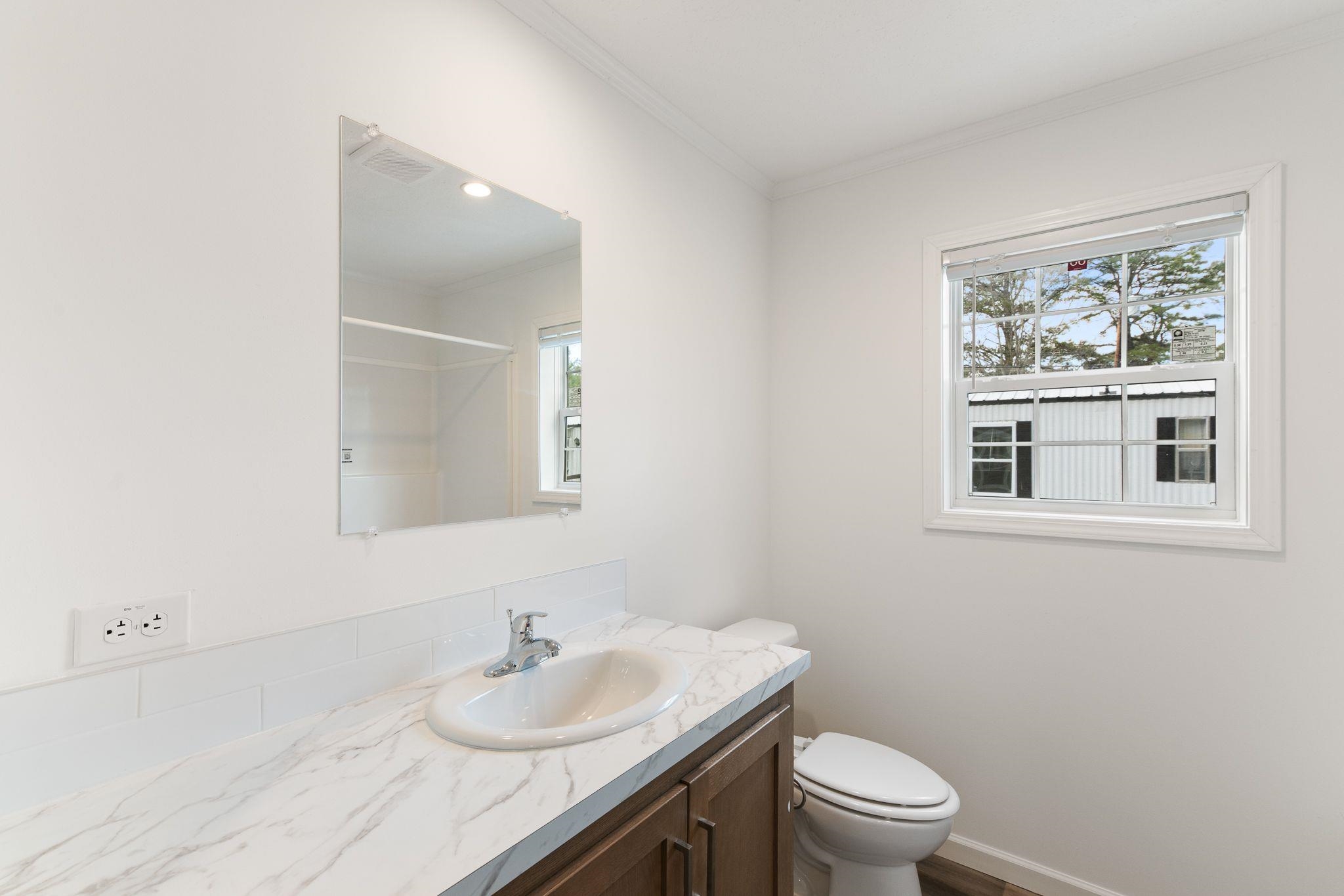 40 Pine St, Hinsdale, NH 03451
