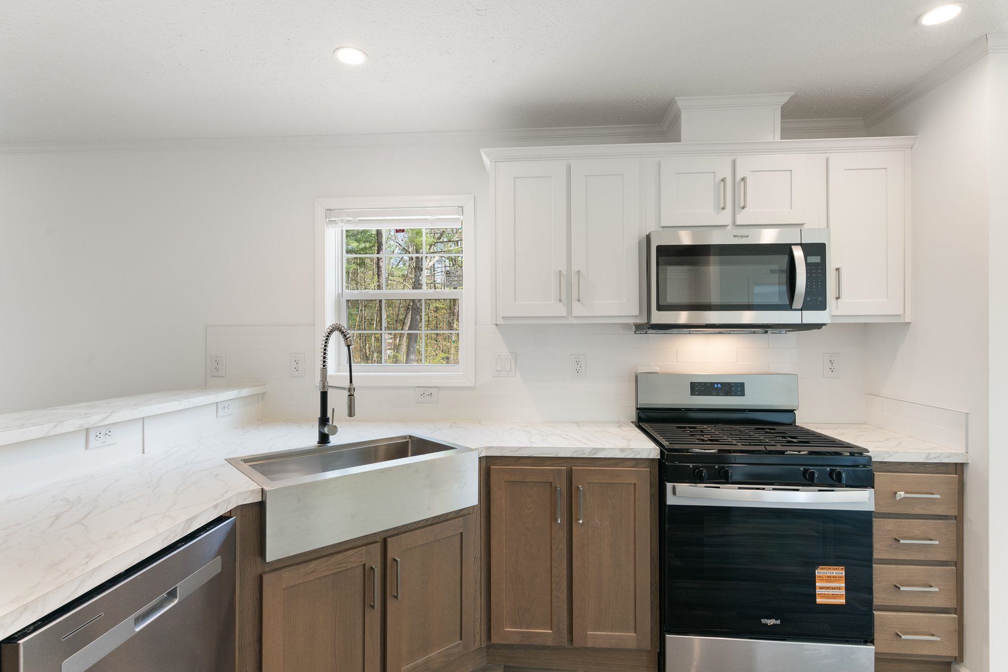 40 Pine St, Hinsdale, NH 03451