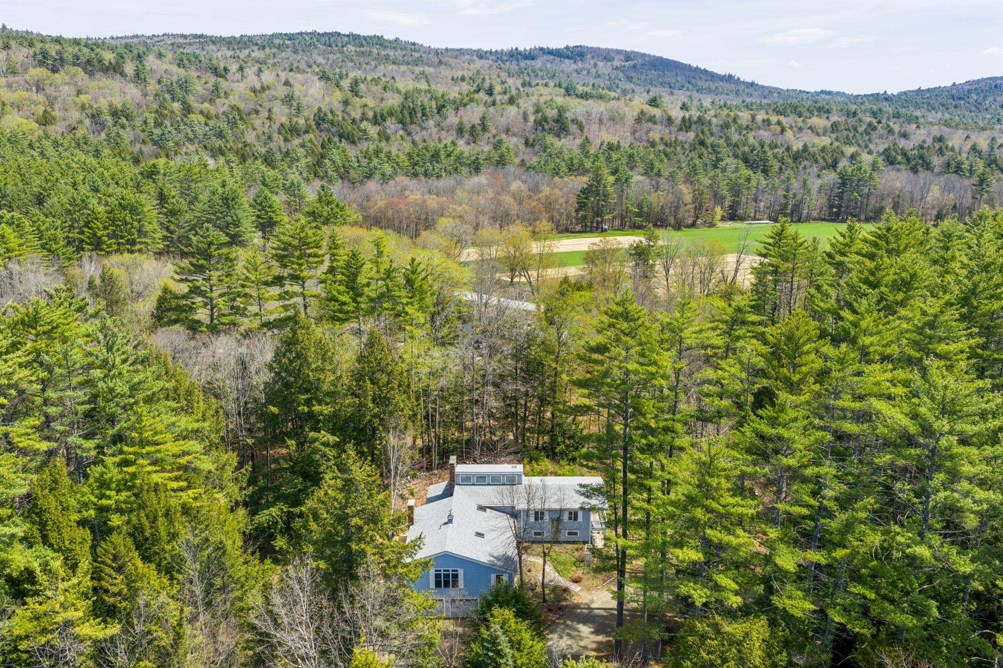 162 Knollwood Dr, New London, NH 03257