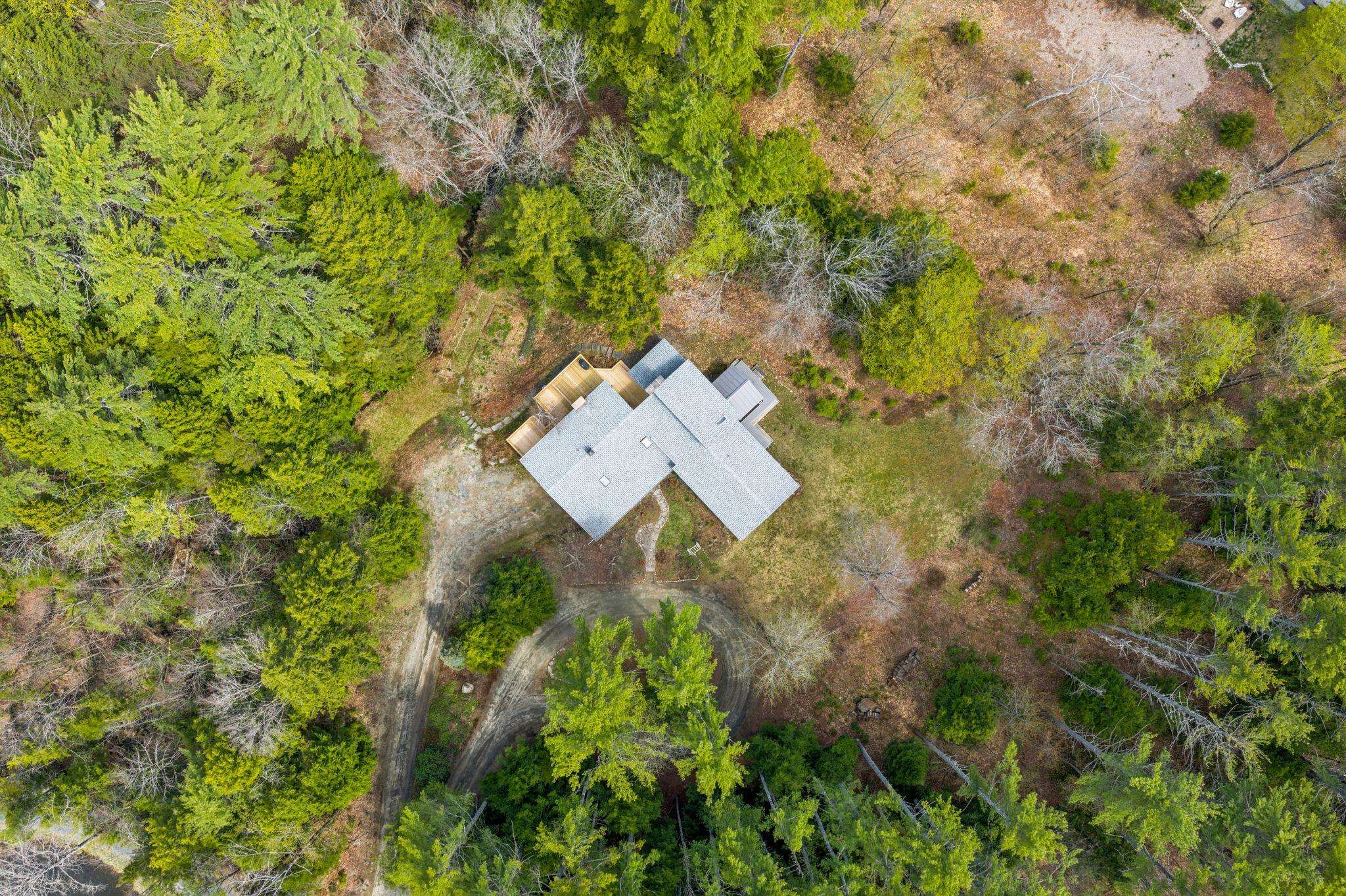 162 Knollwood Dr, New London, NH 03257
