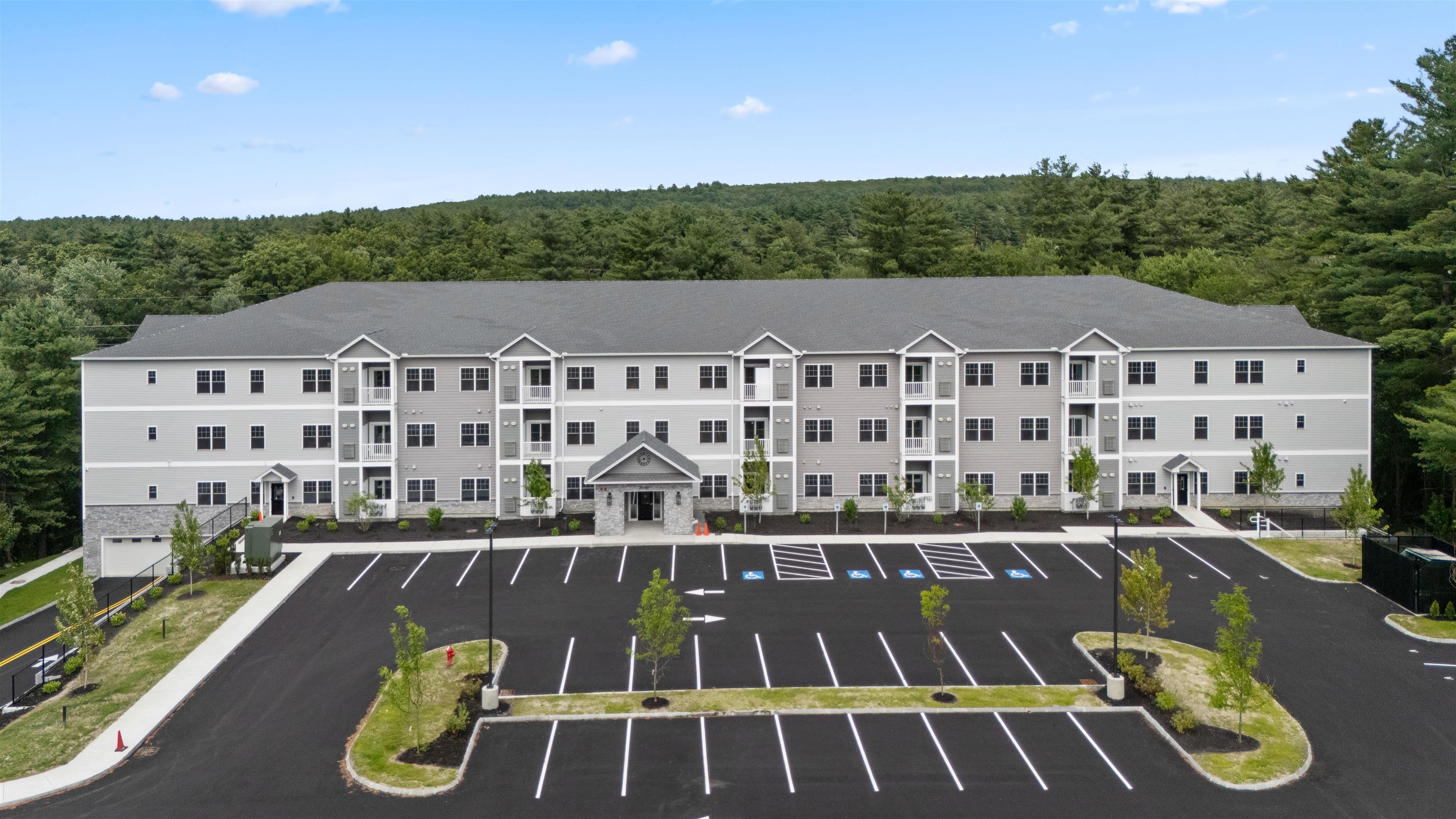 10100 S Willow St, Manchester, NH 03103