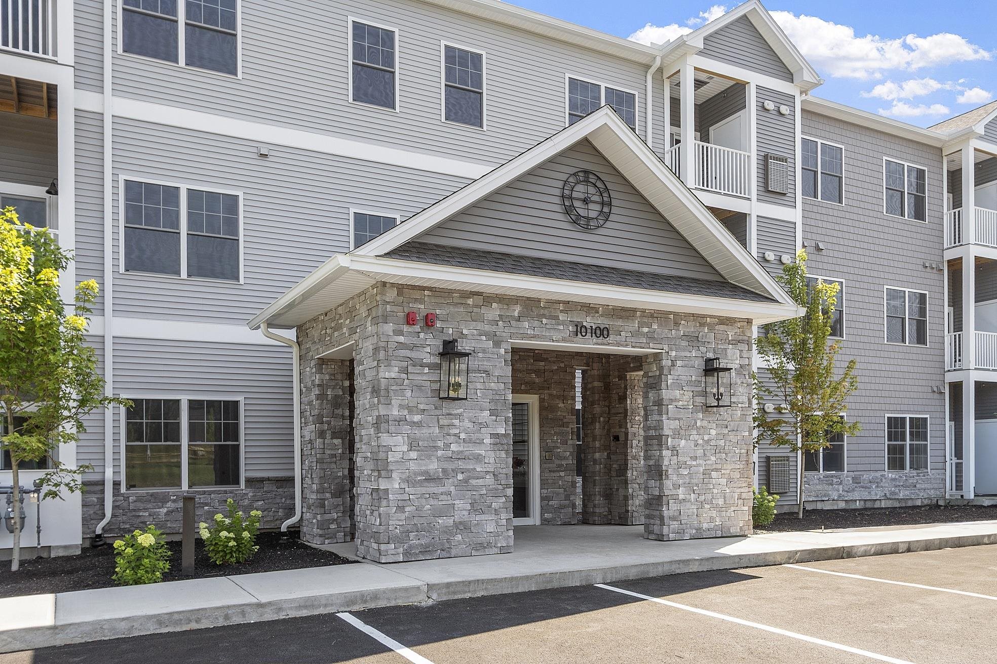10100 S Willow St, Manchester, NH 03103