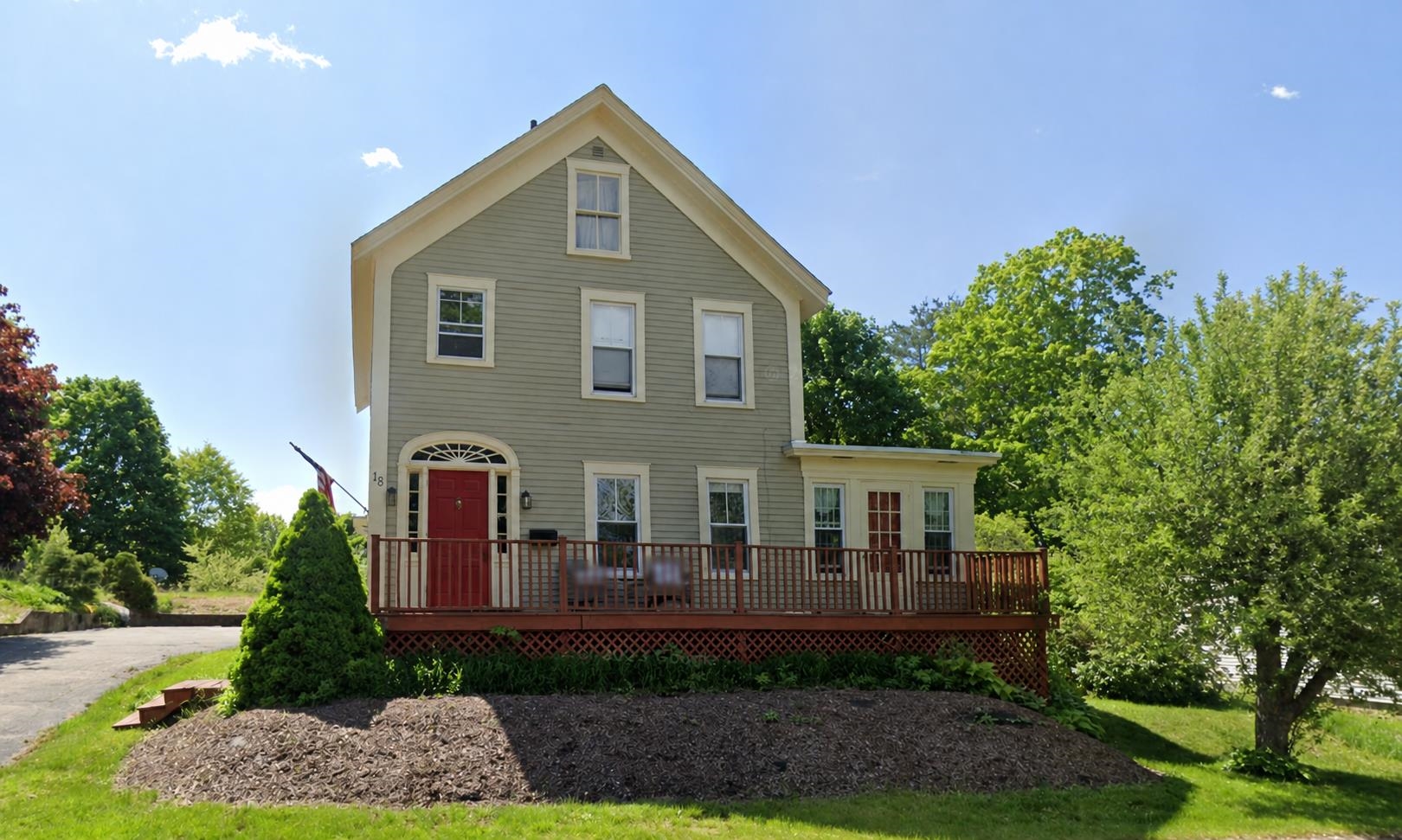 18 Spruce St, Somersworth, NH 03878