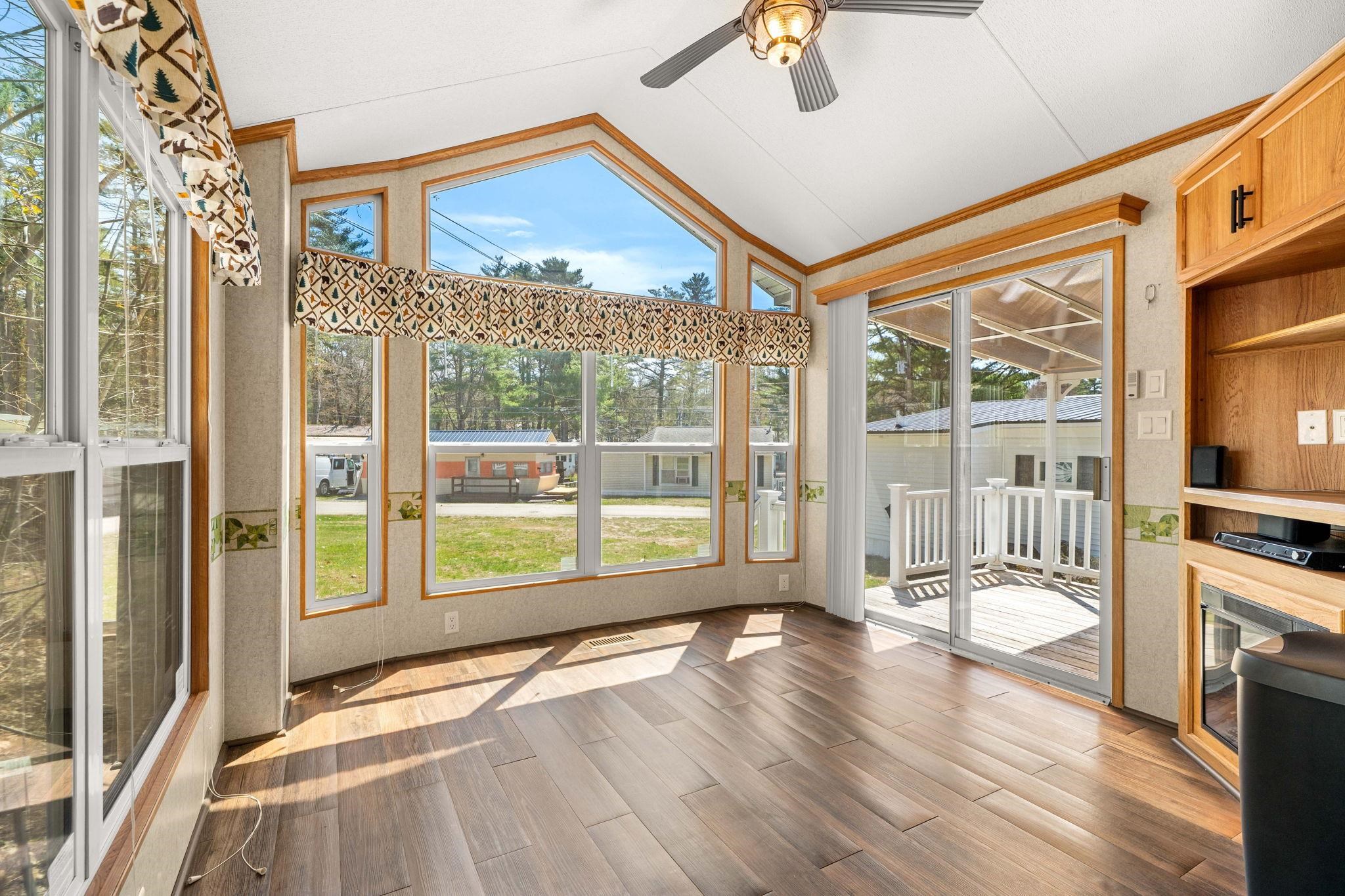 591 Weirs Boulevard — photo 3