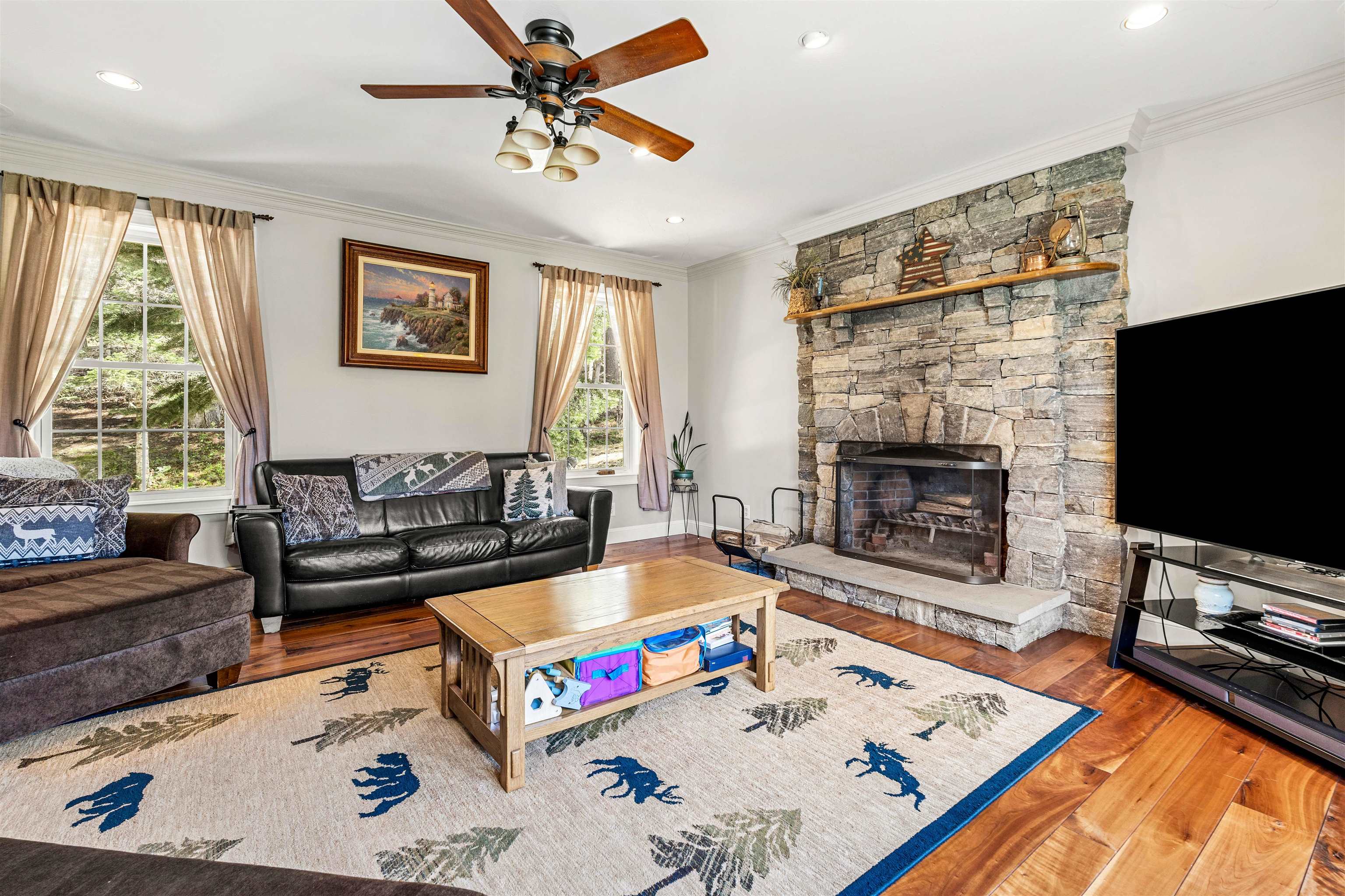 52 Newman Wilson Rd, Weare, NH 03281