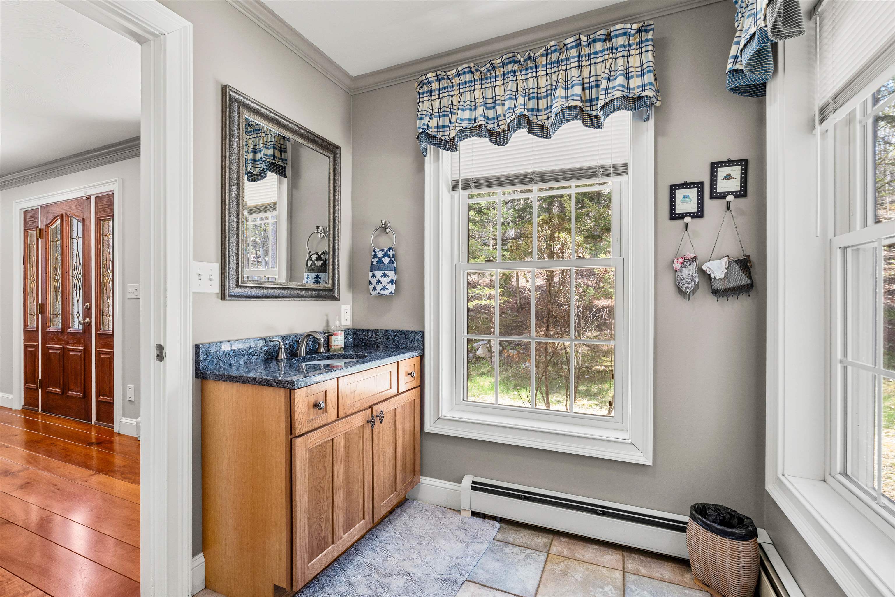 52 Newman Wilson Rd, Weare, NH 03281