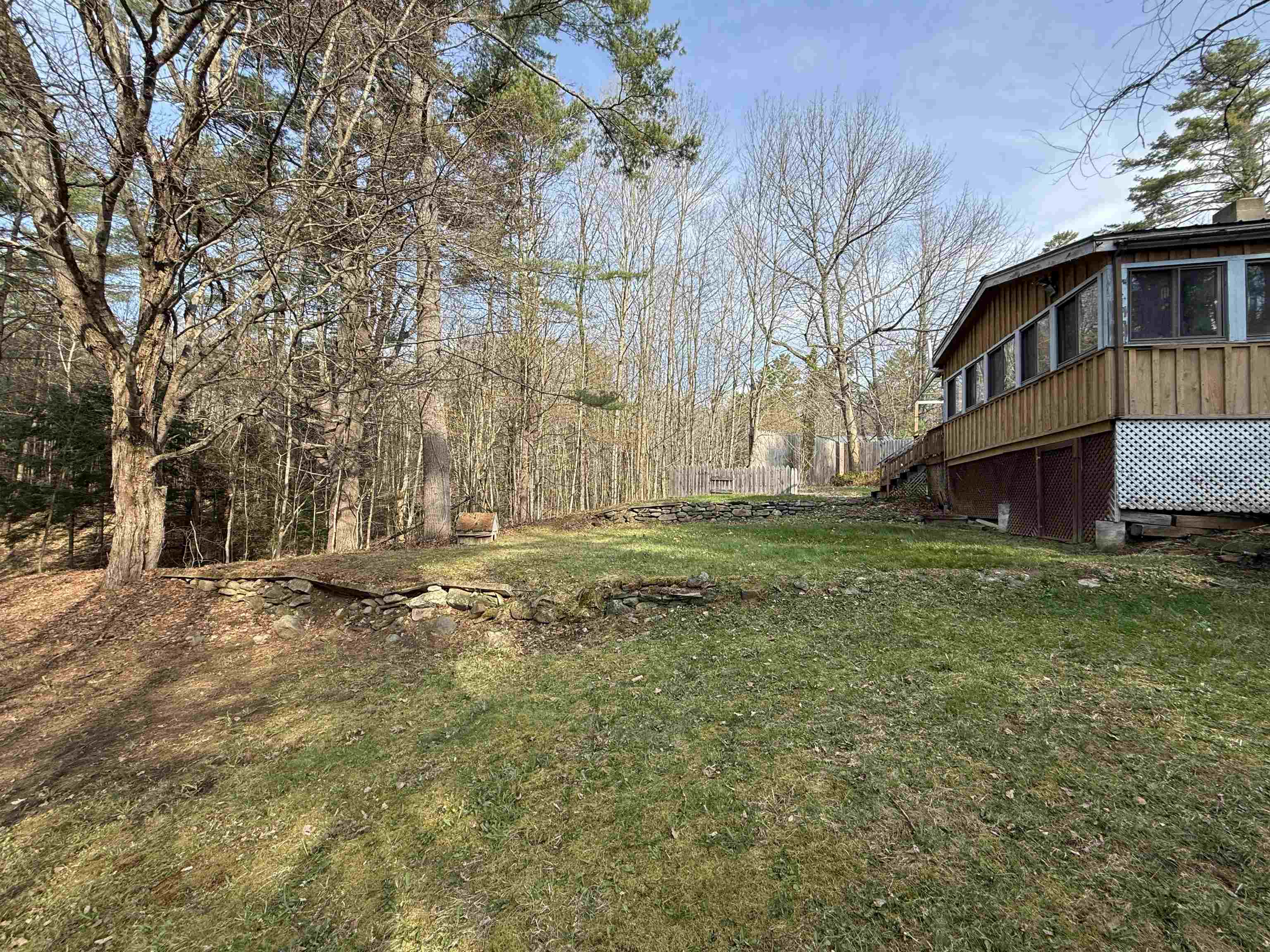 Rear Yard 25173236