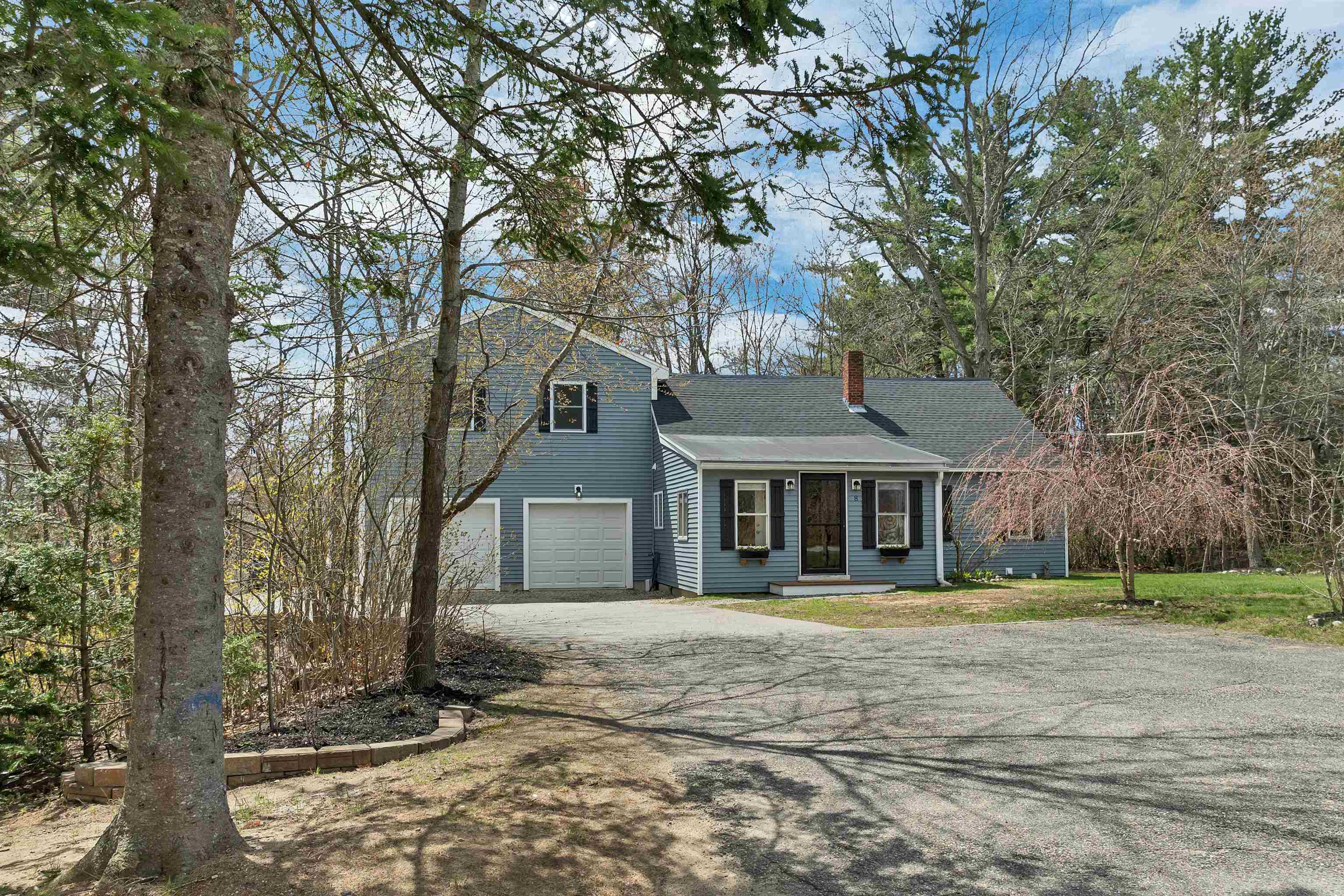 8 Beauview St, Rochester, NH 03867
