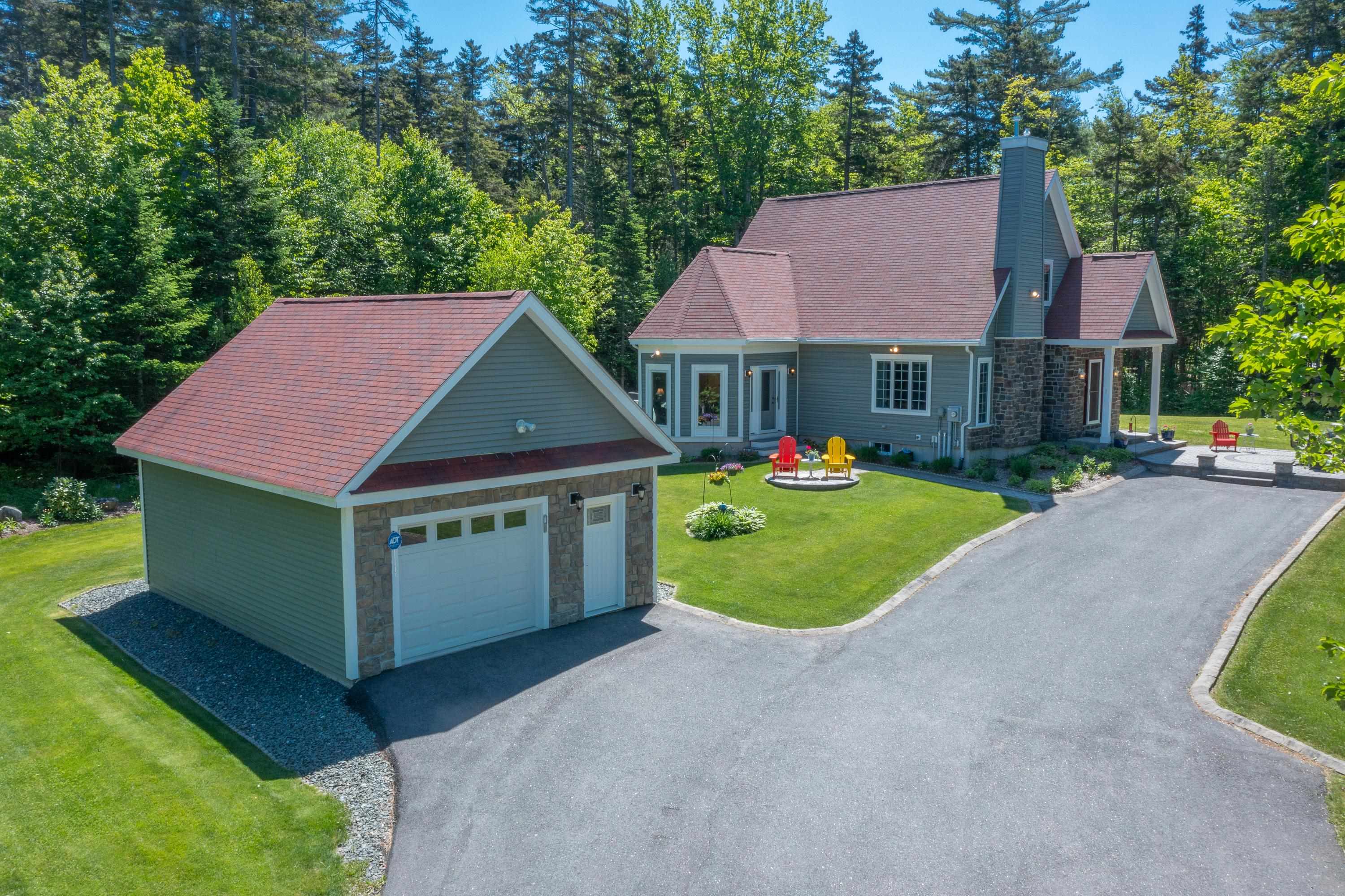 105 Loft Cir, Campton, NH 03223