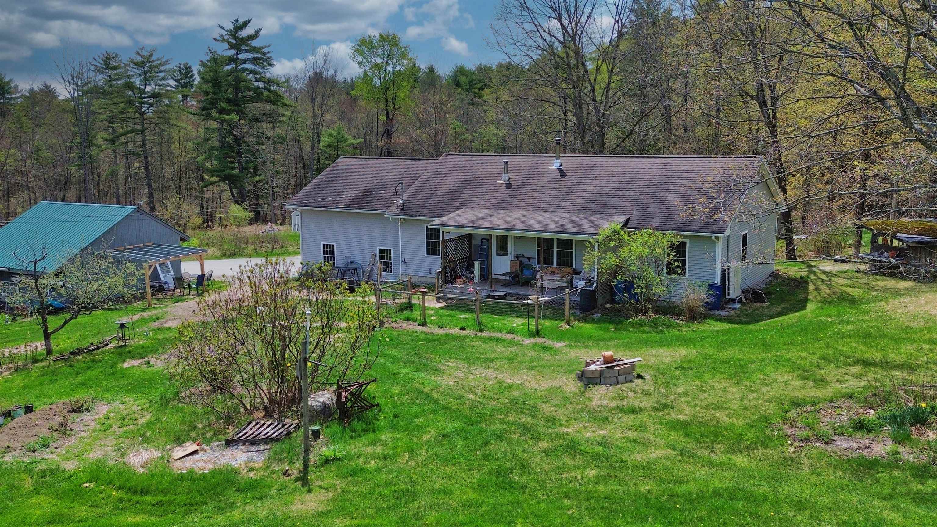 77 Old Turnpike Rd, Salisbury, NH 03268