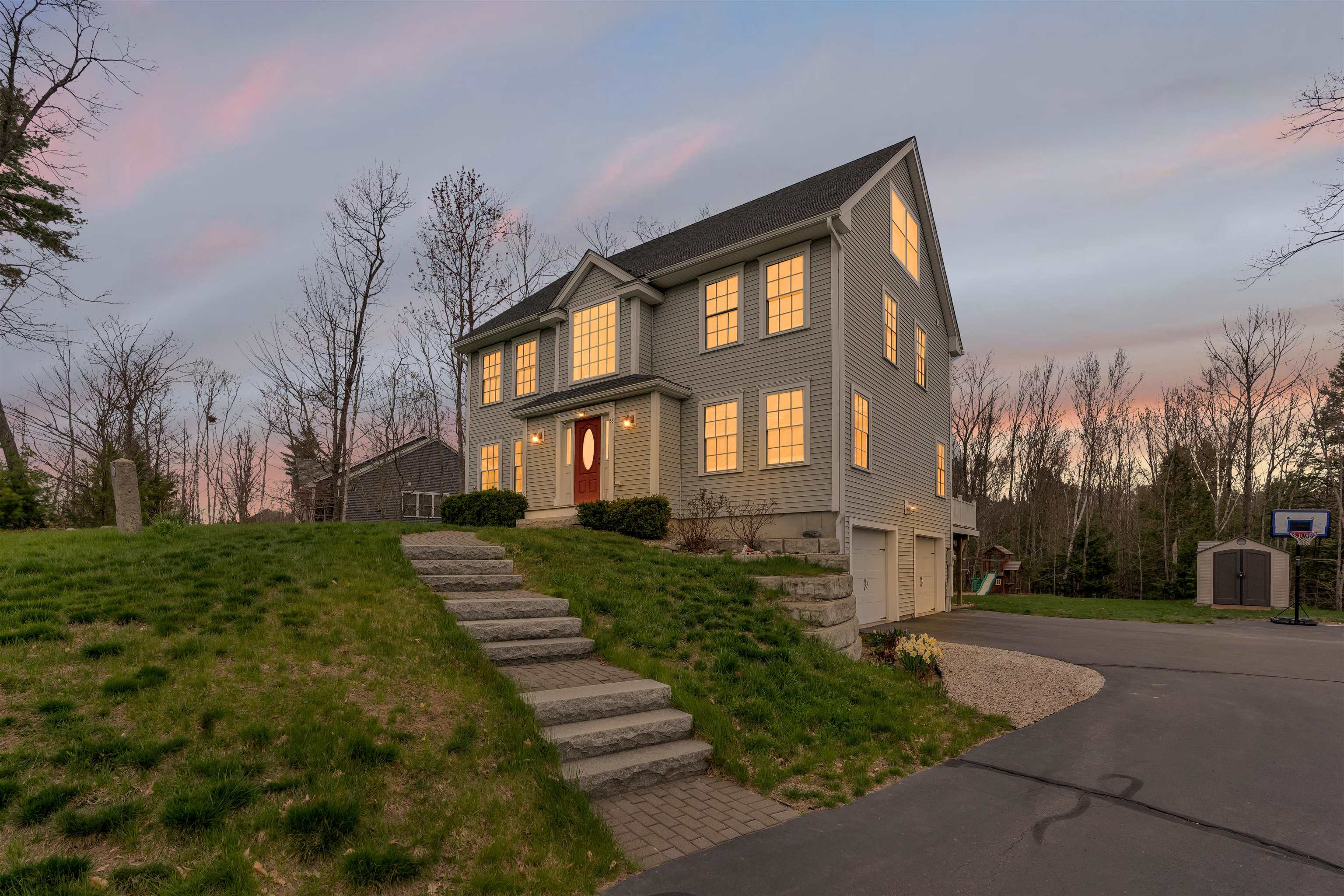 58 Village Place Dr, Barrington, NH 03825