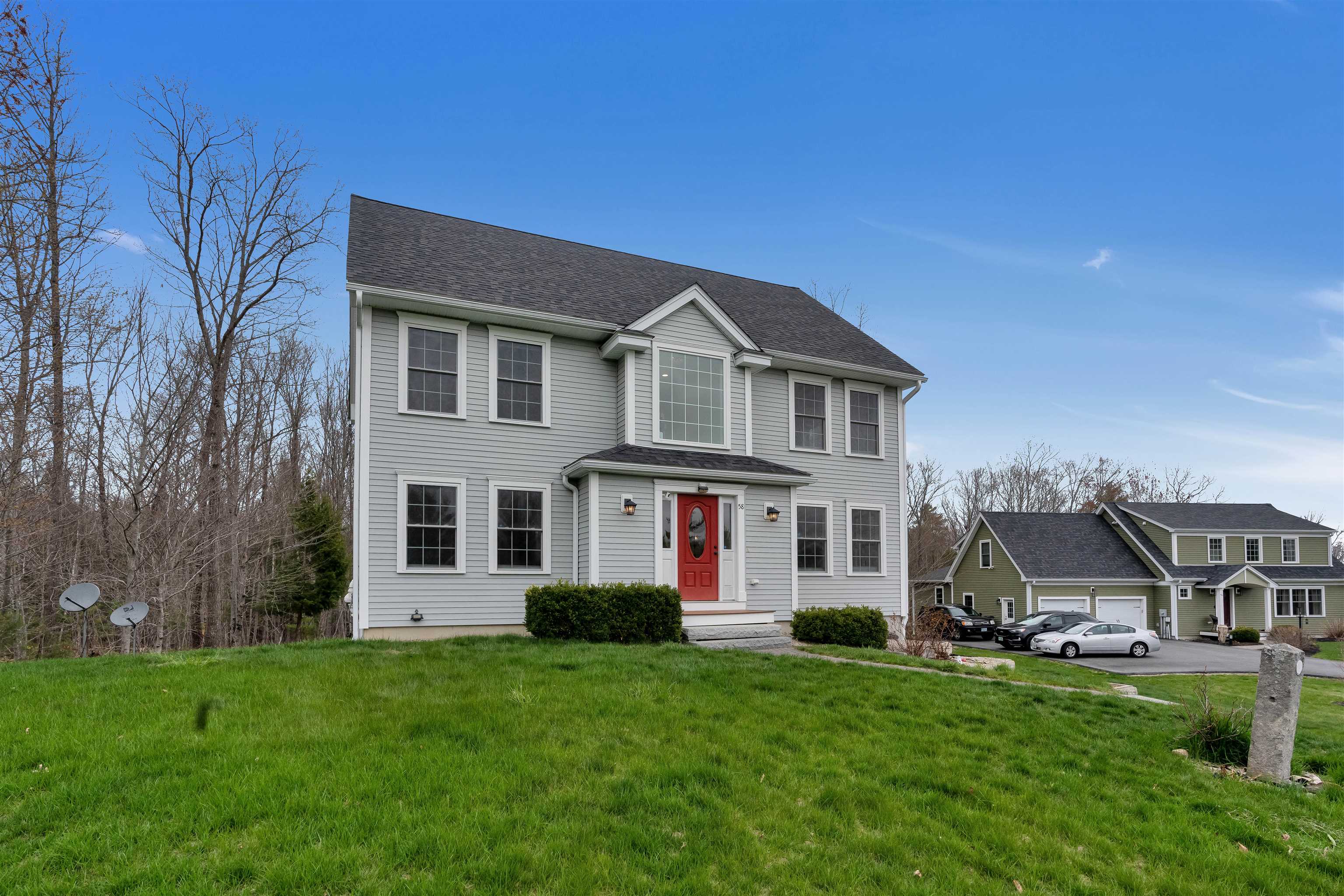 58 Village Place Dr, Barrington, NH 03825