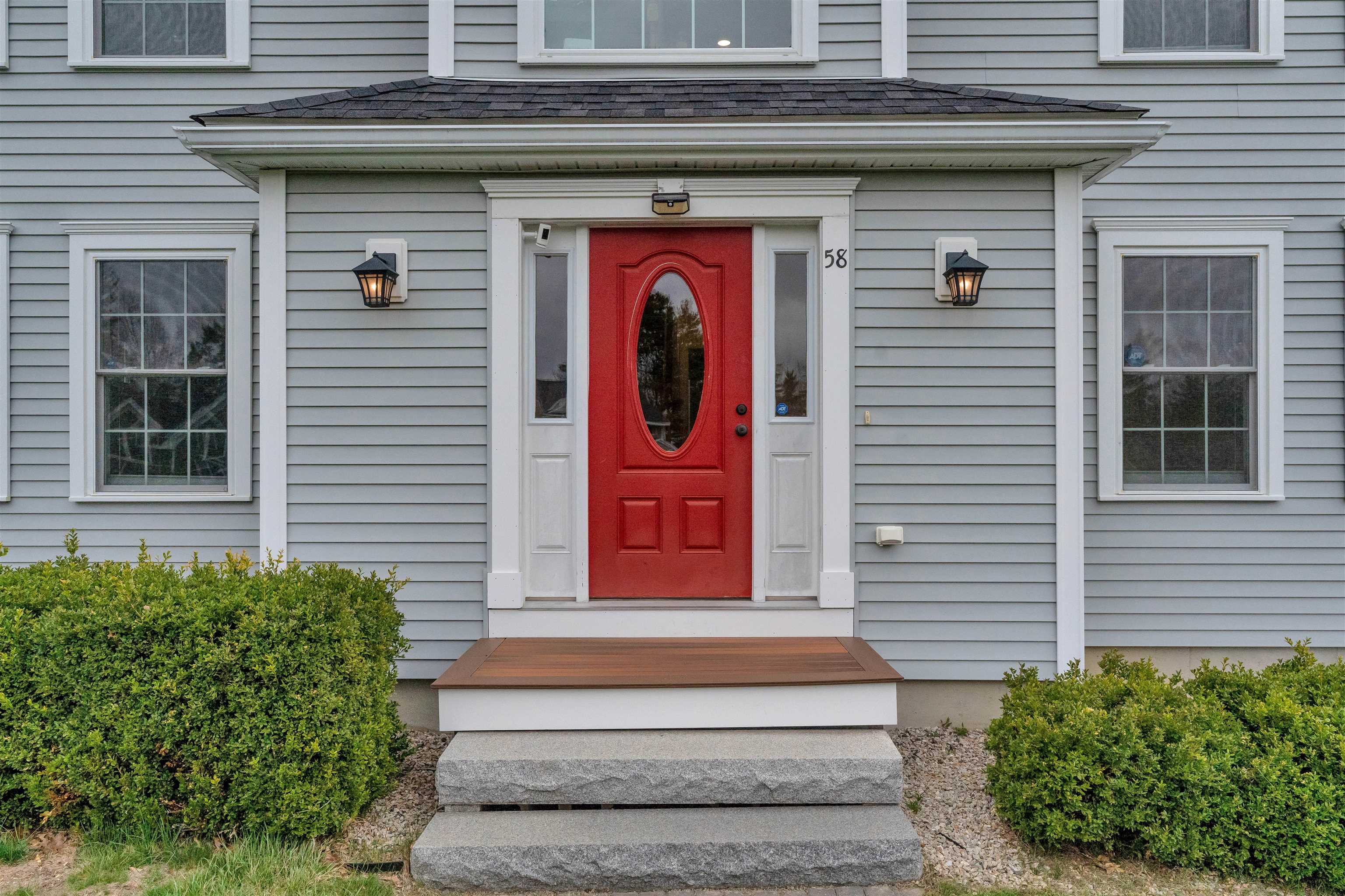 58 Village Place Dr, Barrington, NH 03825