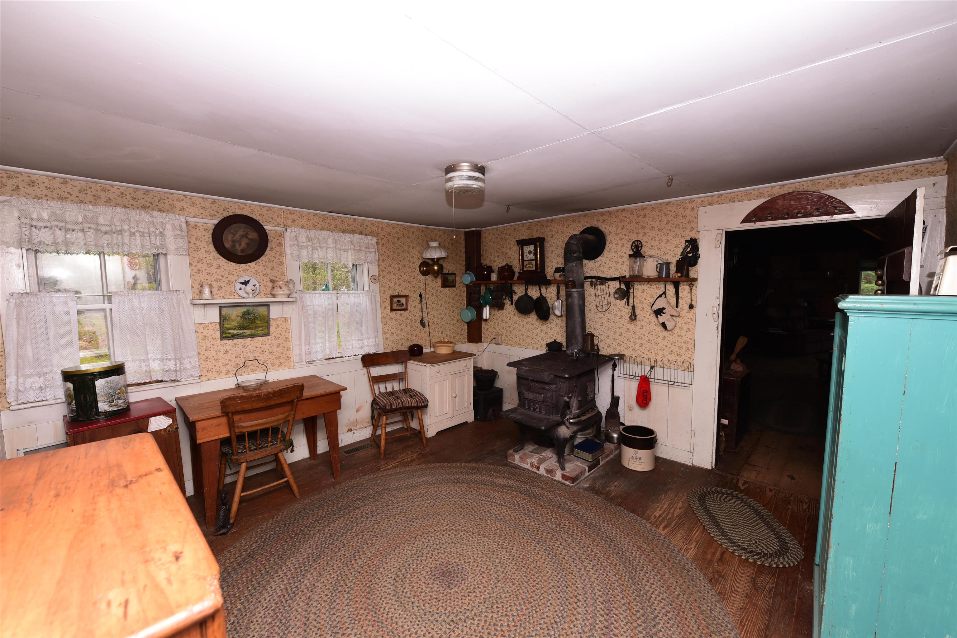 211 High St, Albany, NH 03818