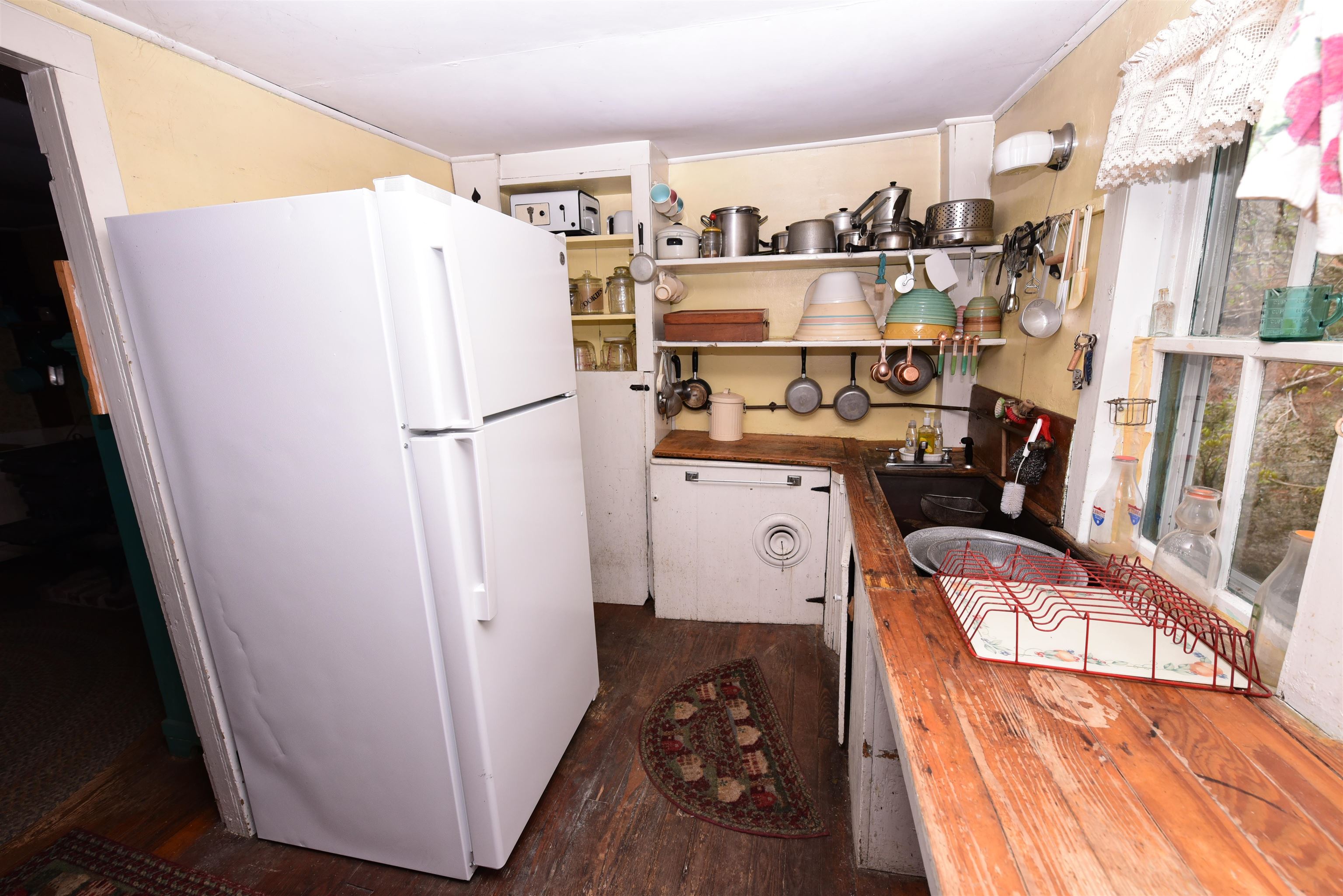 211 High St, Albany, NH 03818