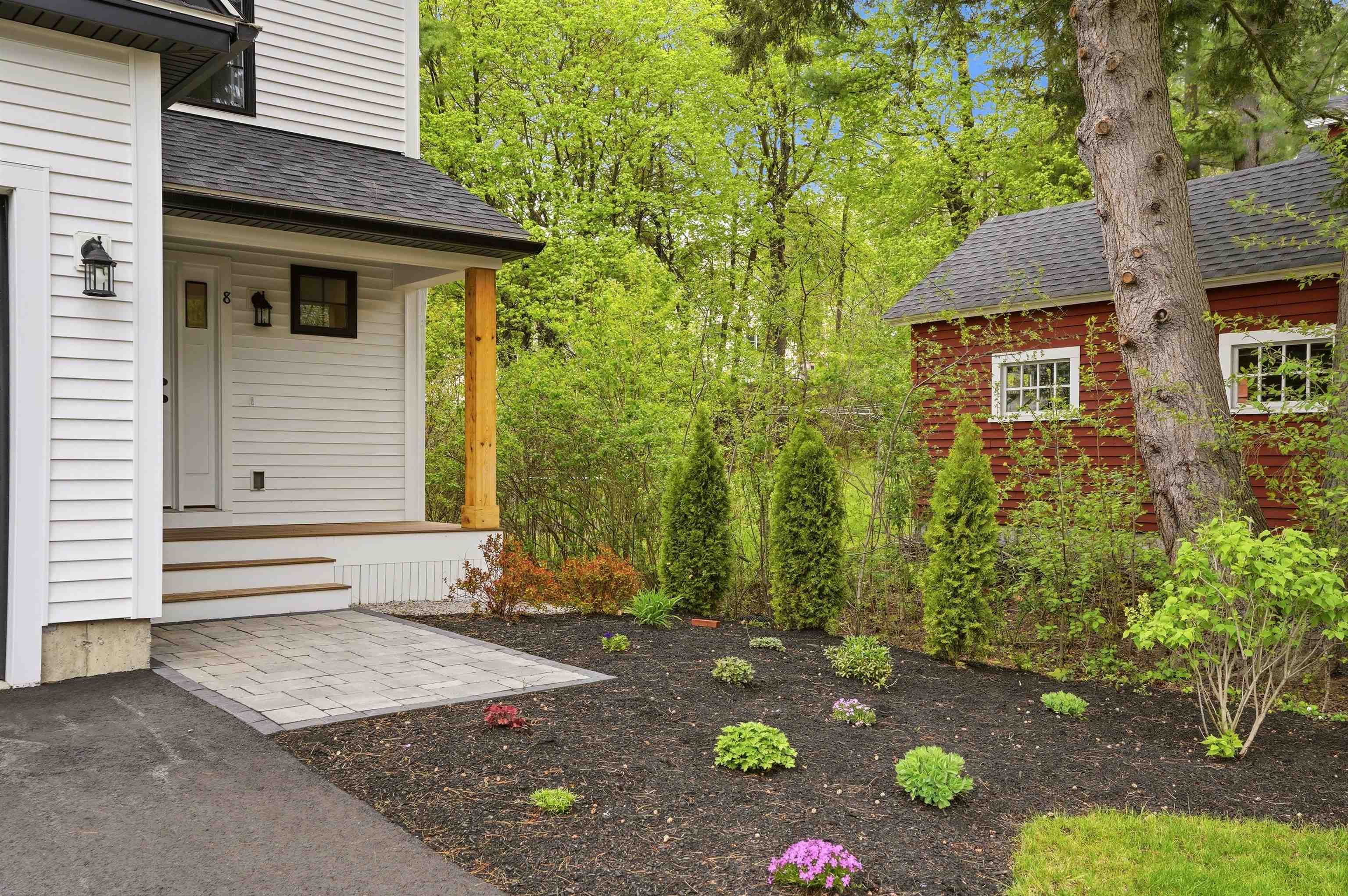 8 Gale St, Concord, NH 03301