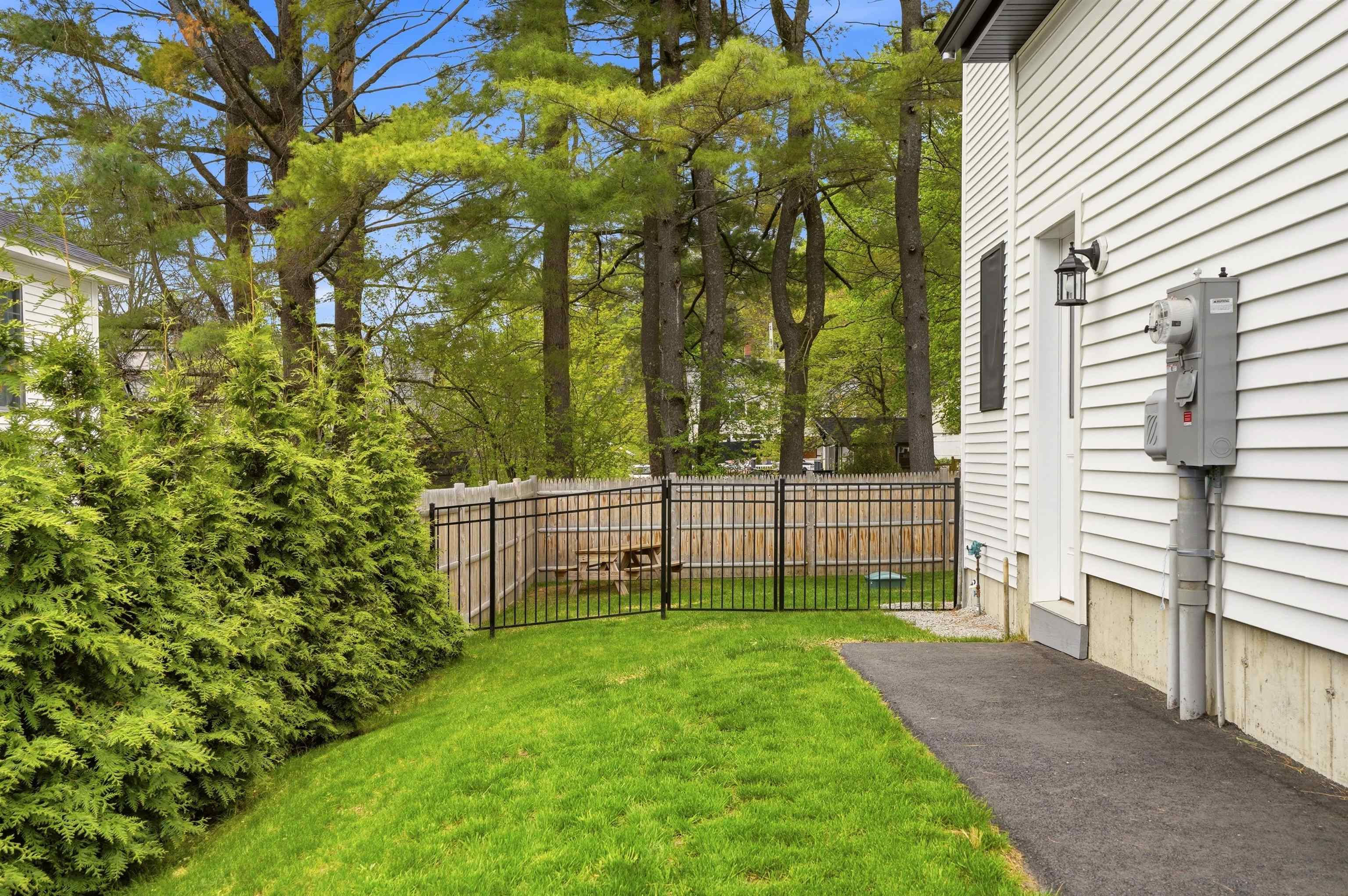8 Gale St, Concord, NH 03301