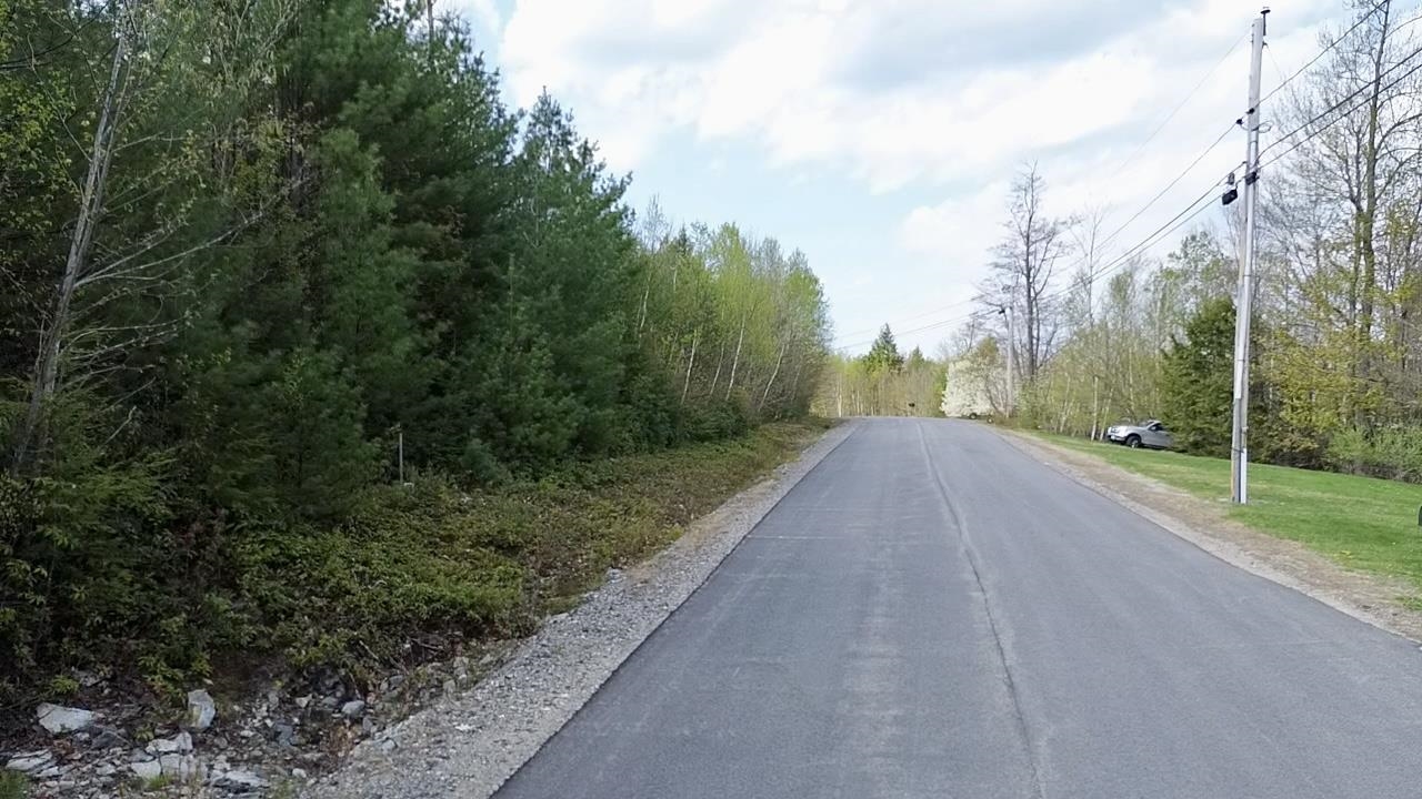 2 Ledgewood Rd, Wilton, NH 03086