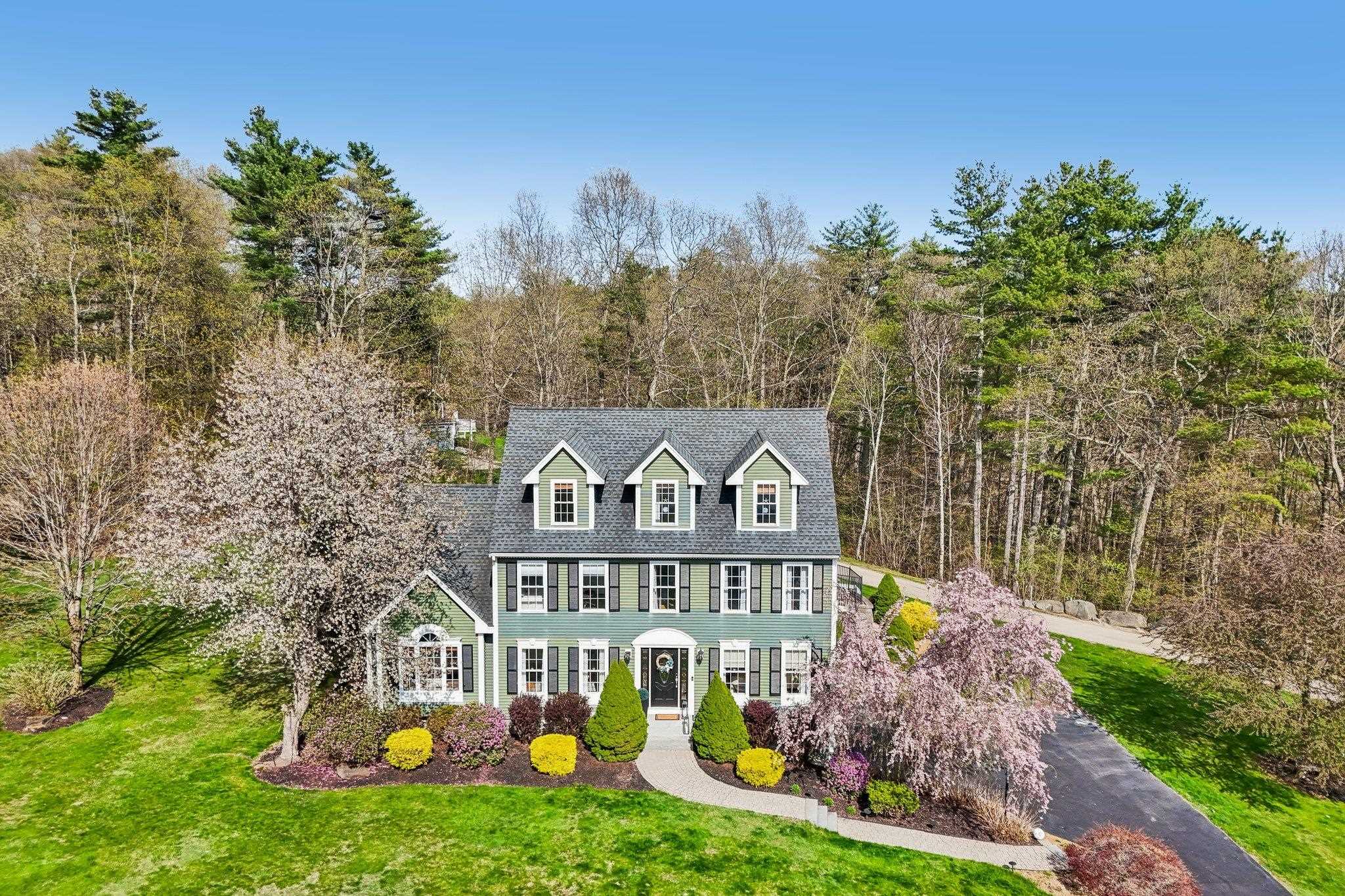 11 Longmeadow Rd, Windham, NH 03087