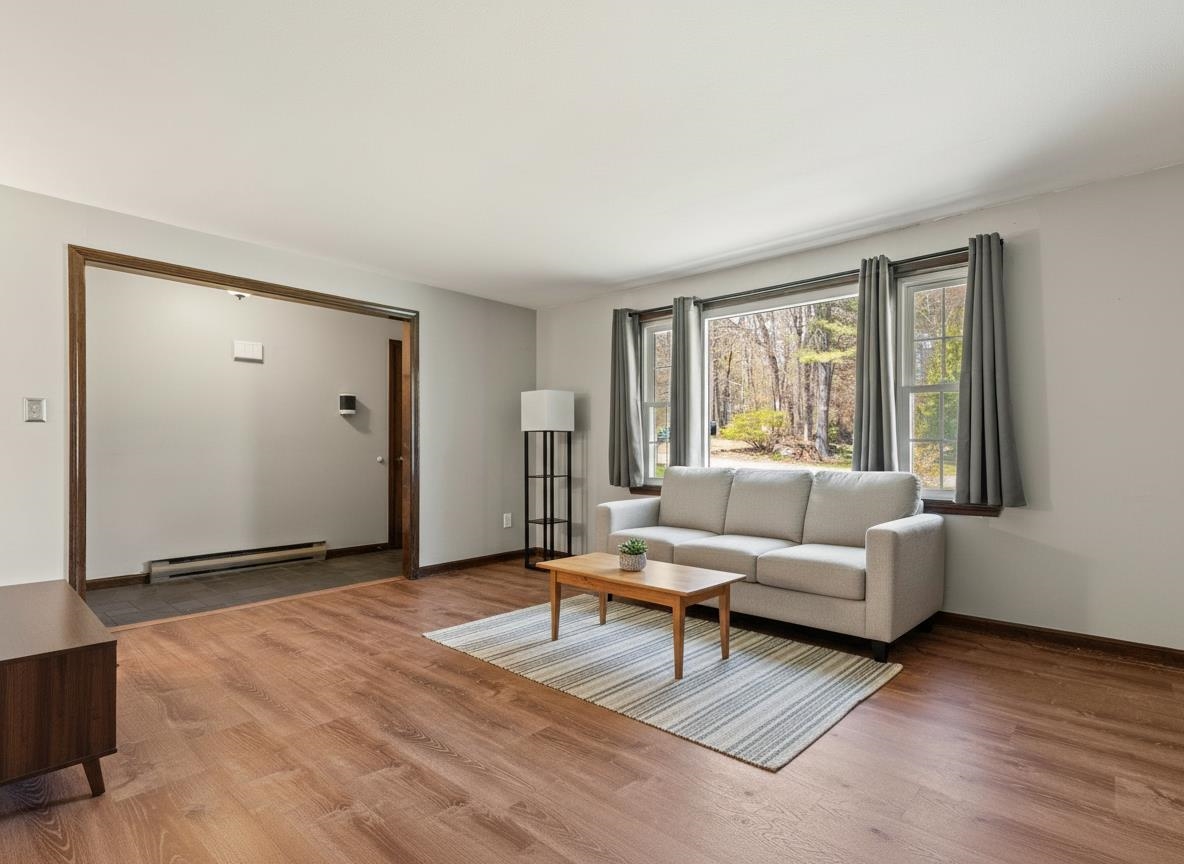17 Oxbow Ln, Derry, NH 03038