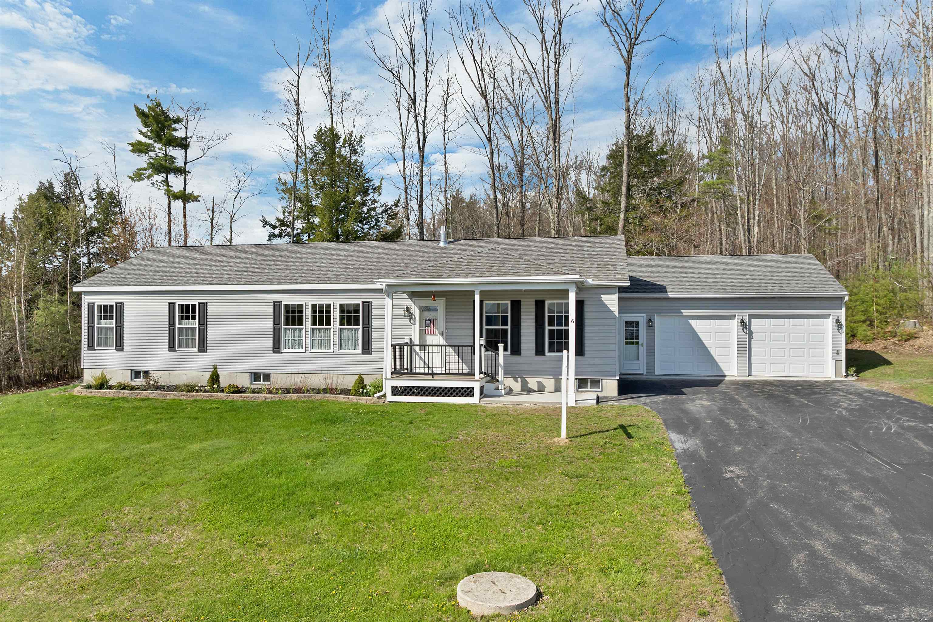 6 Dynamic View Dr, Franklin, NH 03235