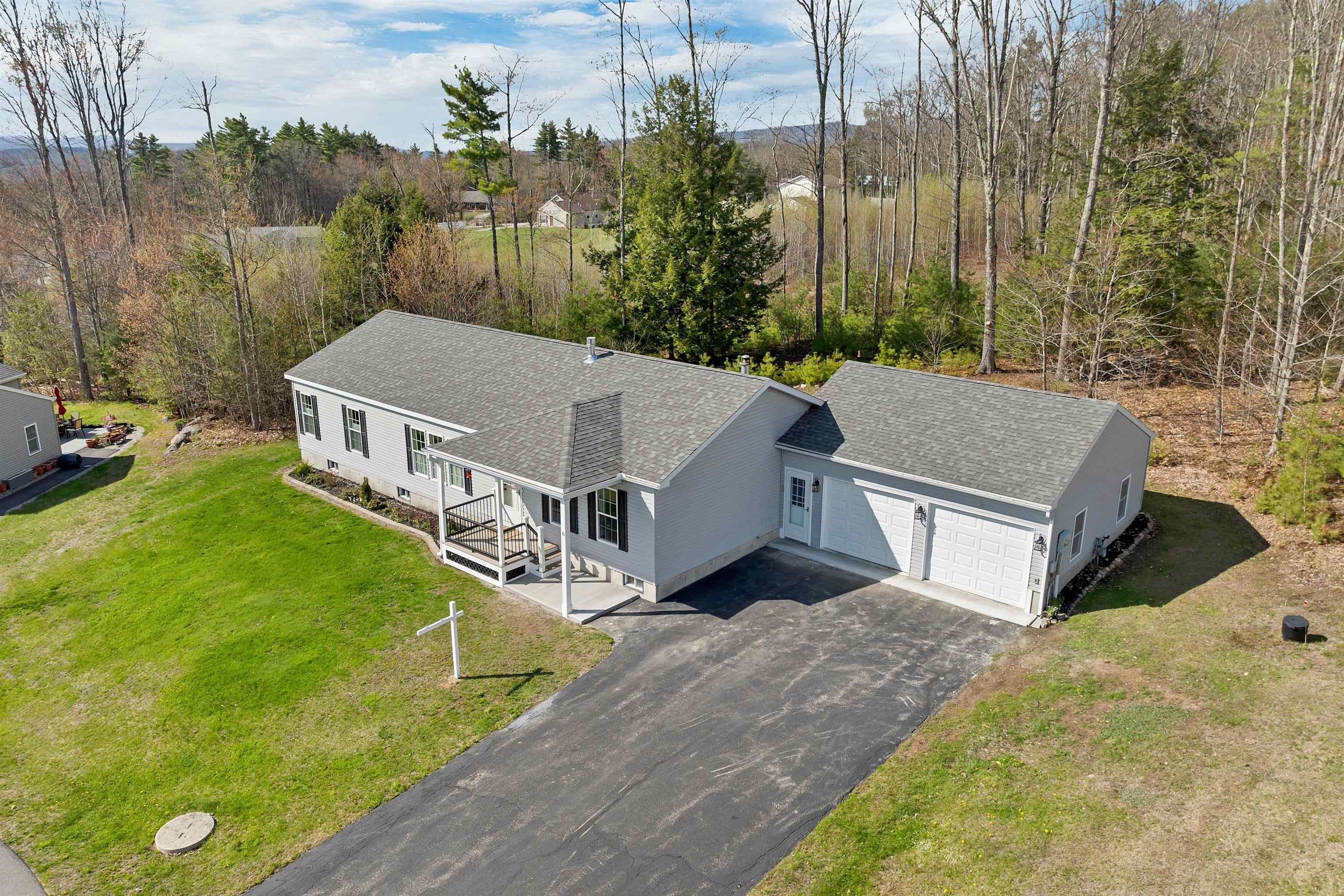 6 Dynamic View Dr, Franklin, NH 03235