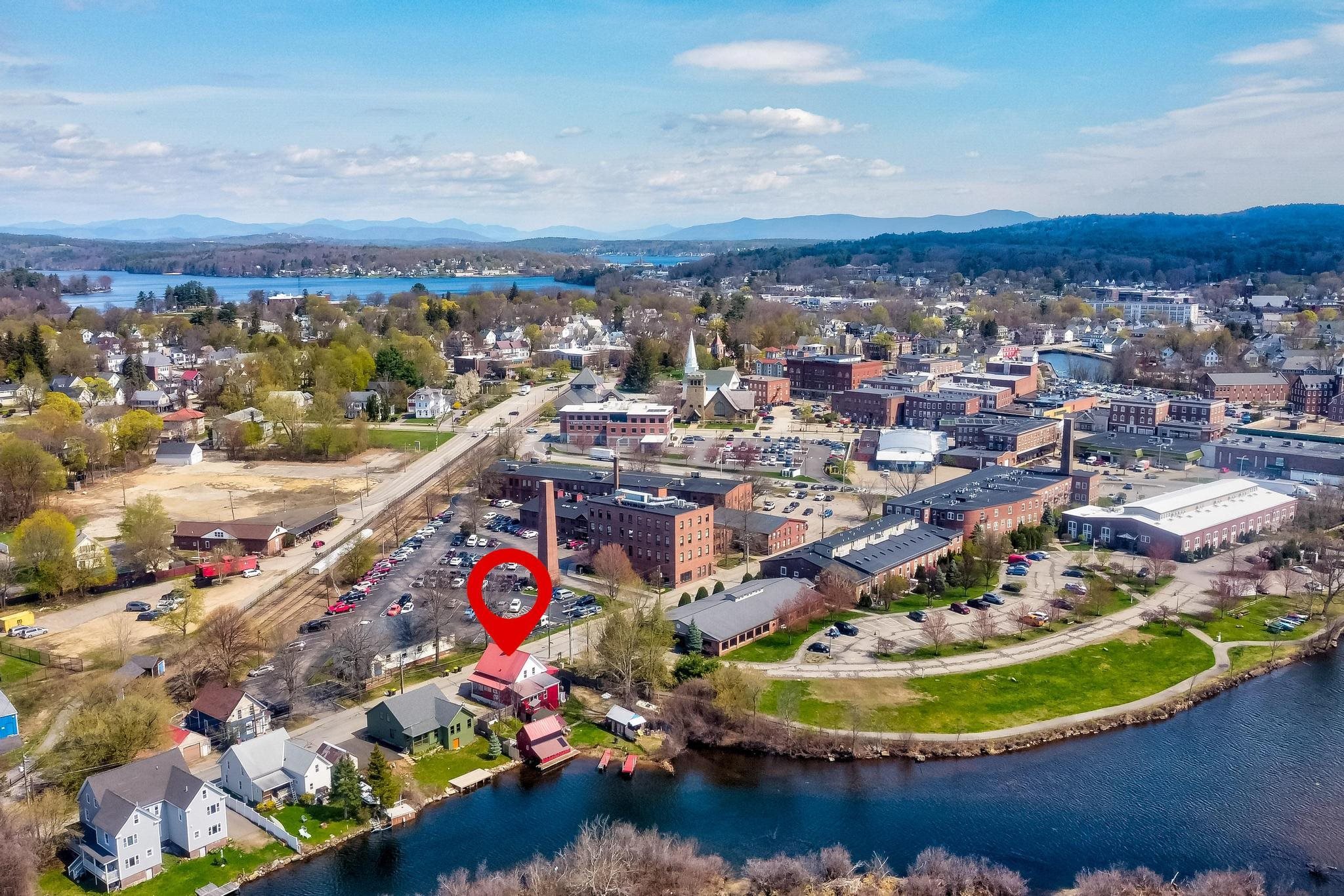92 Water St, Laconia, NH 03246