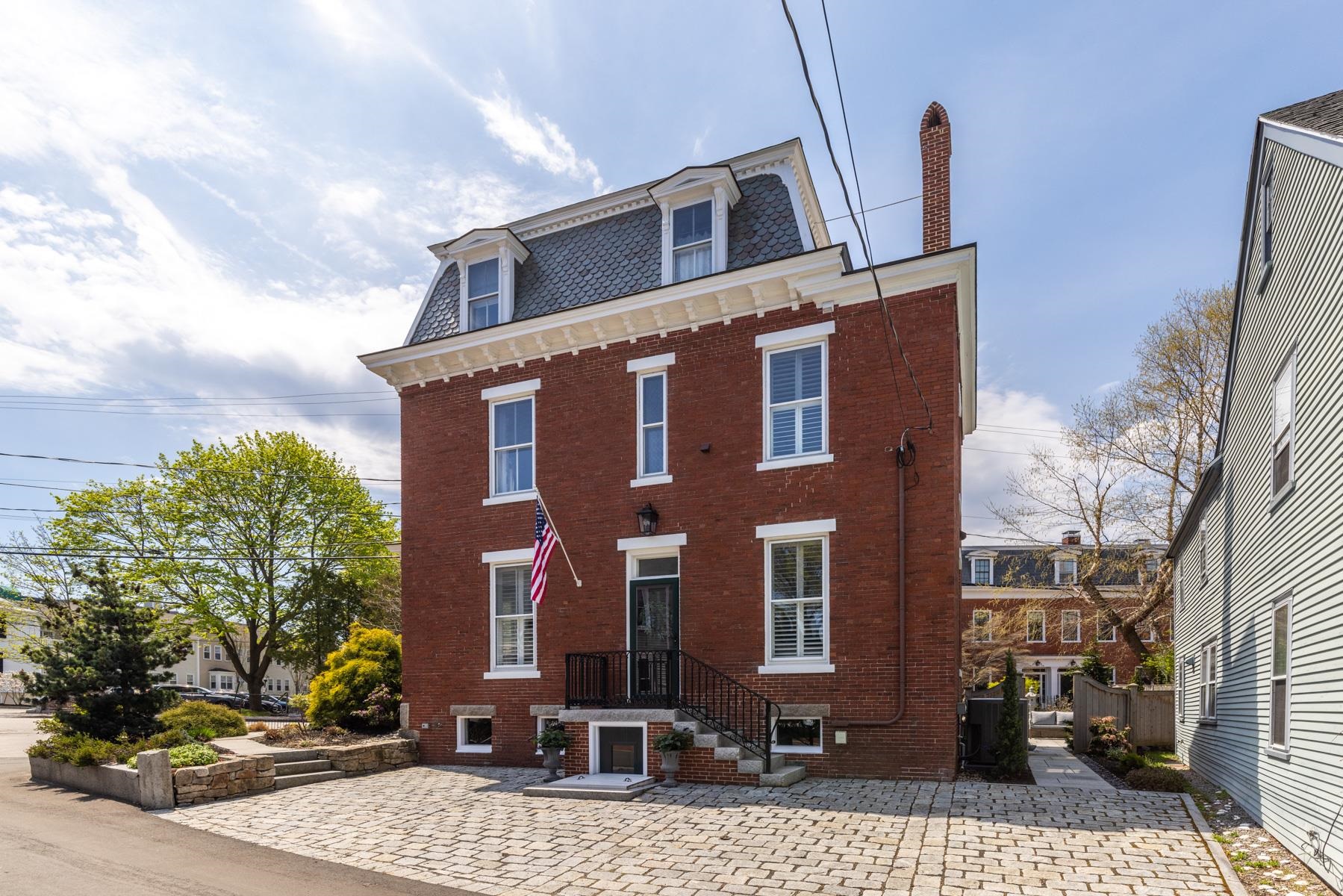 303 Pleasant St, Portsmouth, NH 03801