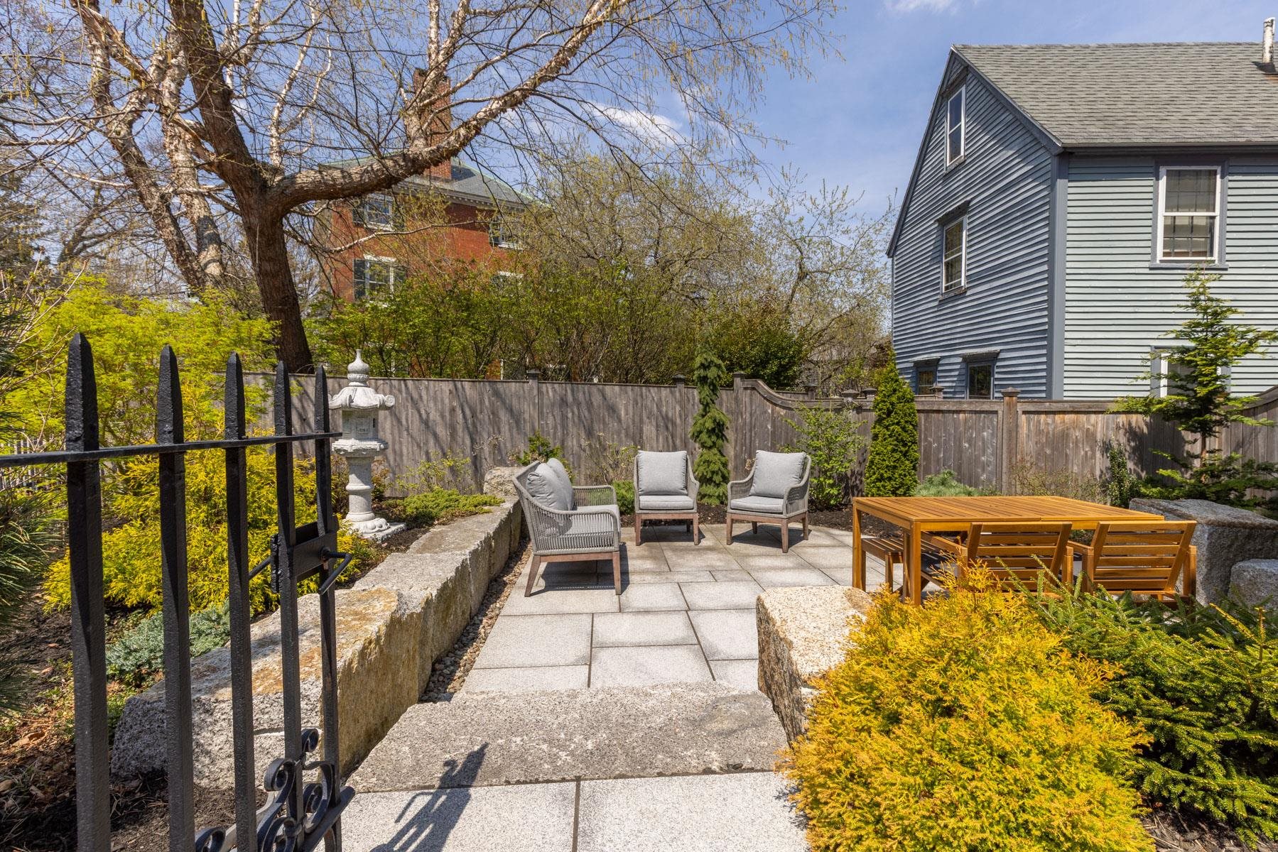 303 Pleasant St, Portsmouth, NH 03801
