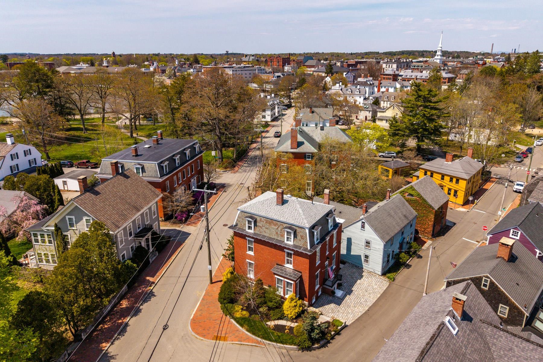 303 Pleasant St, Portsmouth, NH 03801