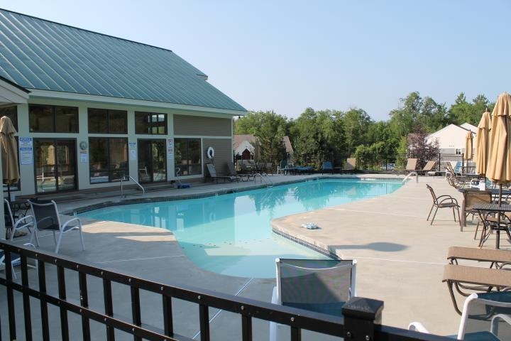 166 Forest Ridge Dr #8, Lincoln, NH 03251