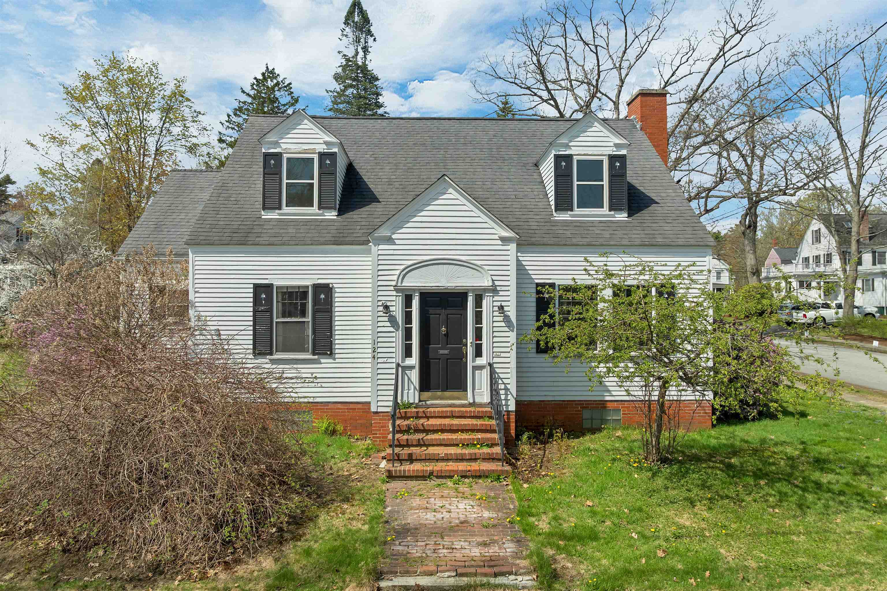 124 Dartmouth St, Laconia, NH 03246