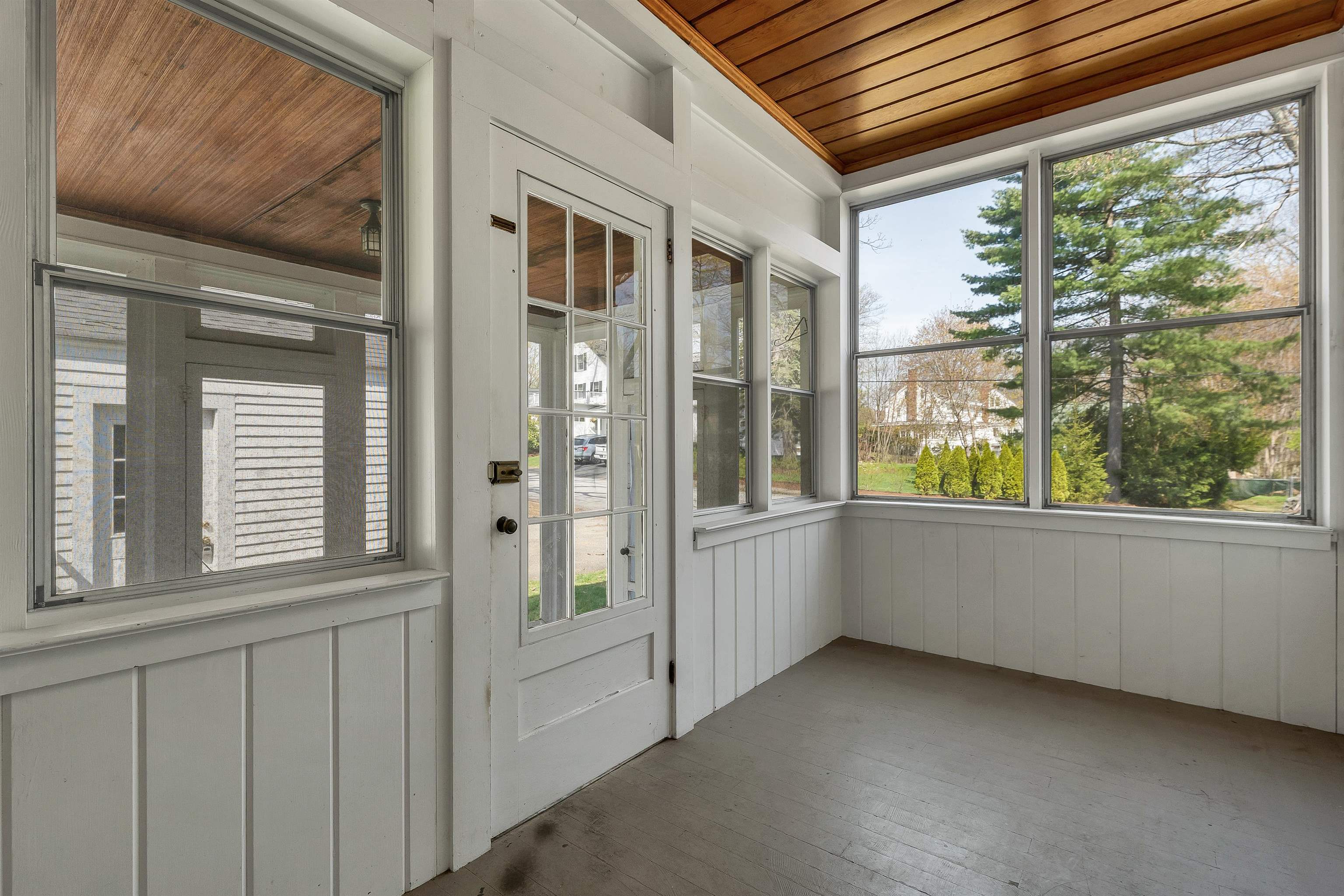 124 Dartmouth St, Laconia, NH 03246