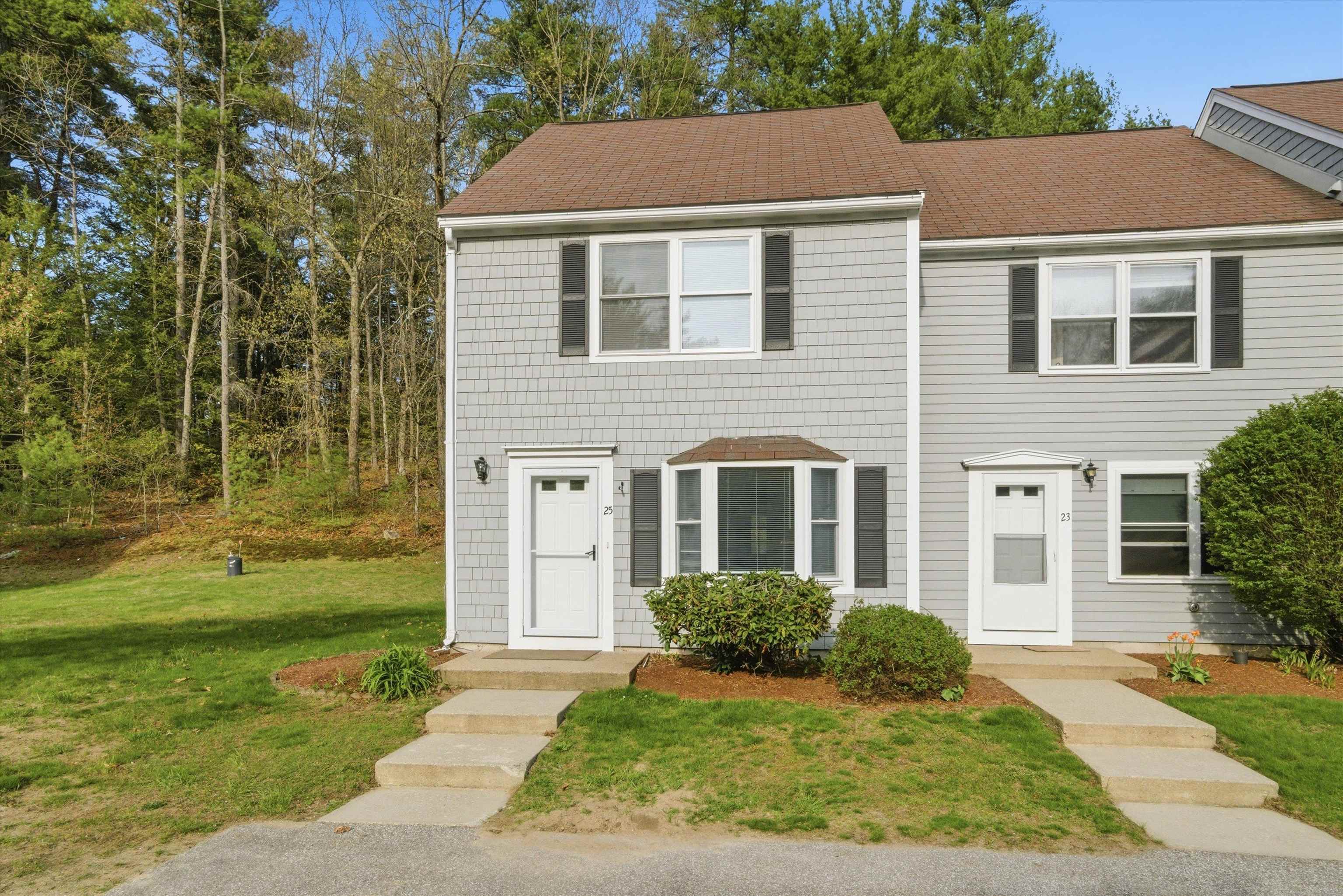 25 Blossom Ln, Merrimack, NH 03054