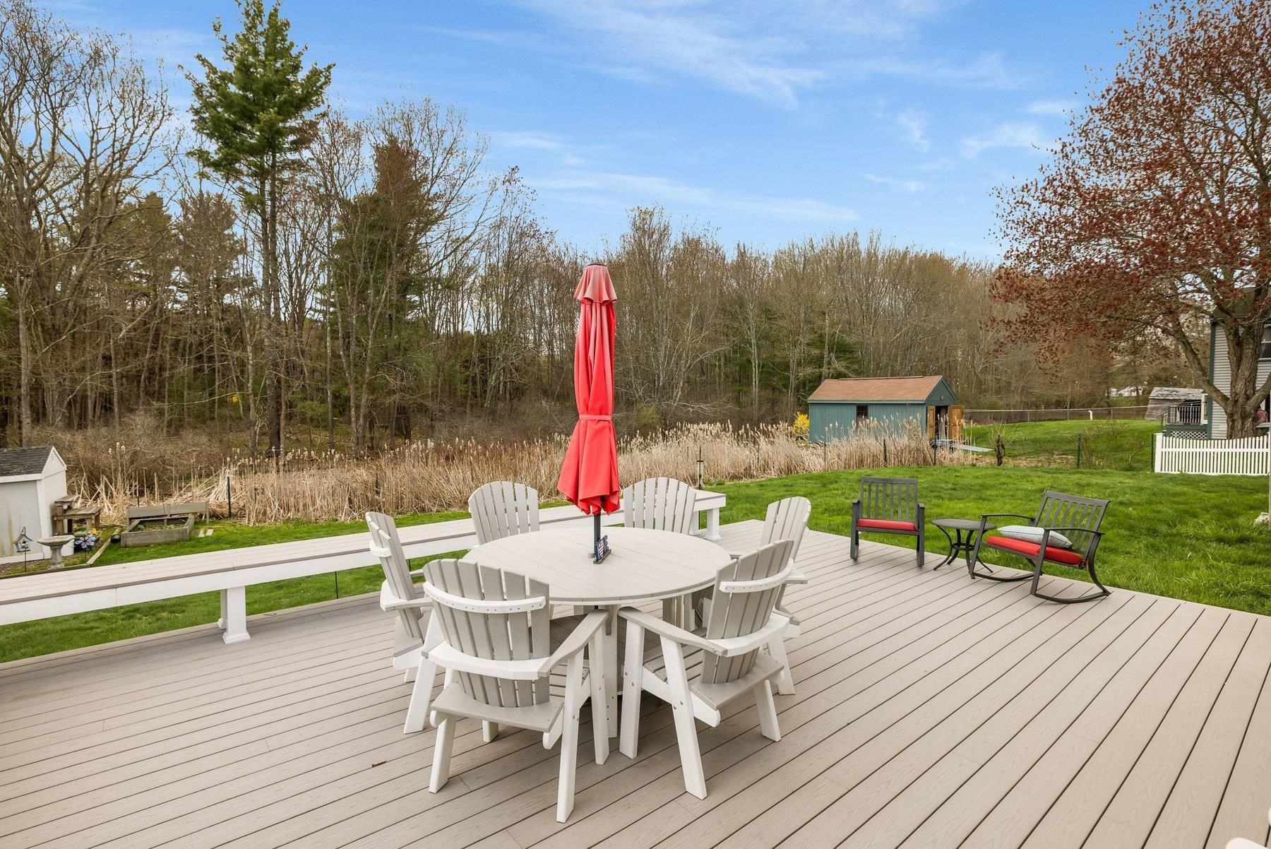 12 Hobbs Rd, North Hampton, NH 03862