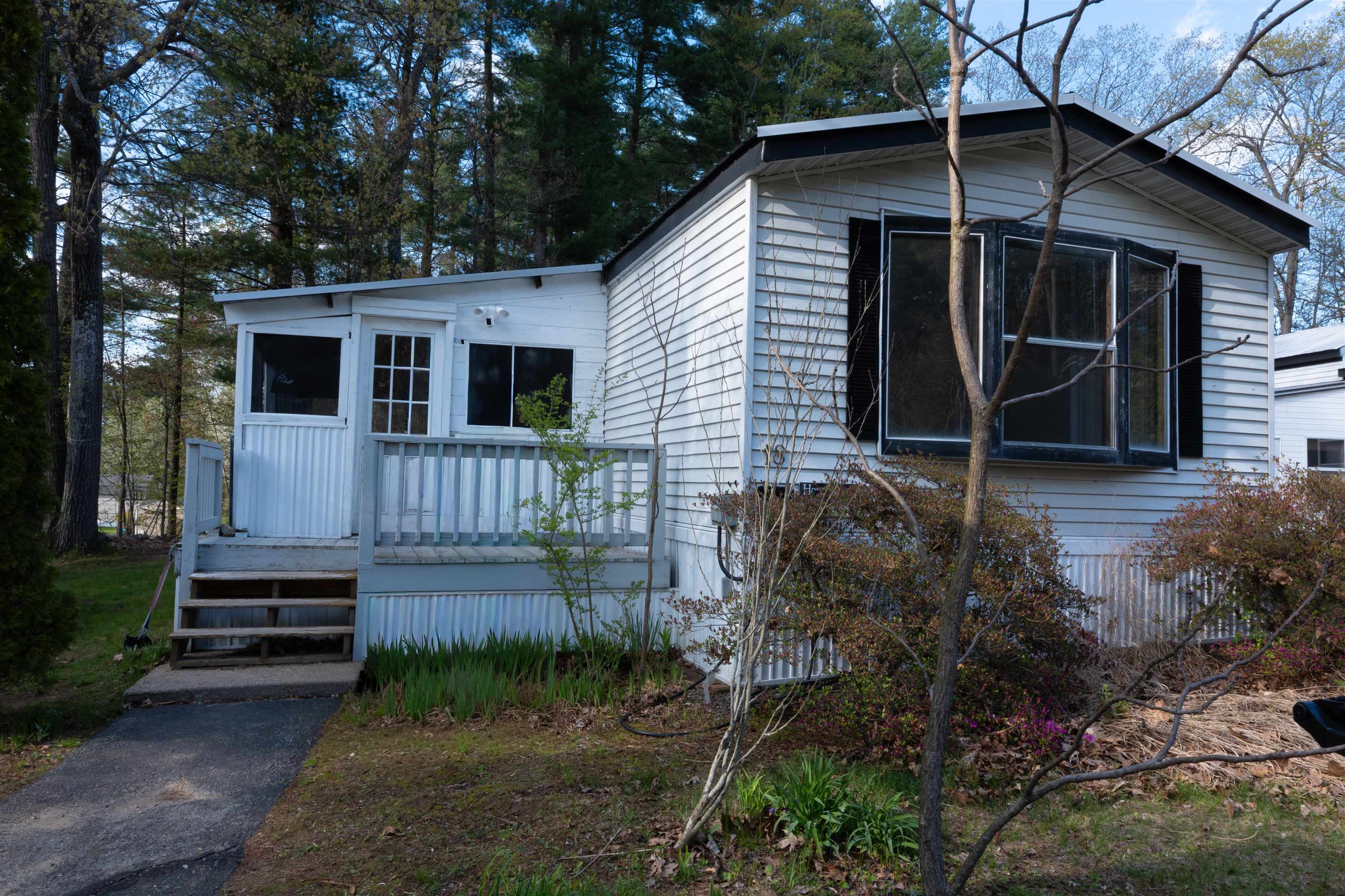 18 Bangor St, Nashua, NH 03063