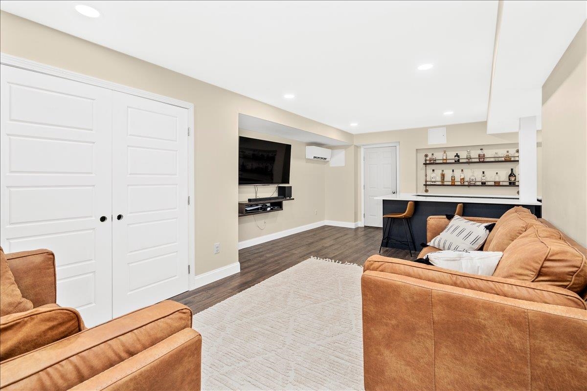 29 3rd St, Windham, NH 03087