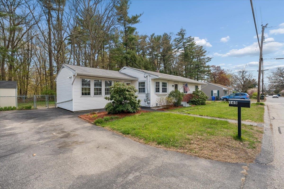 165 Kenberma St, Manchester, NH 03103
