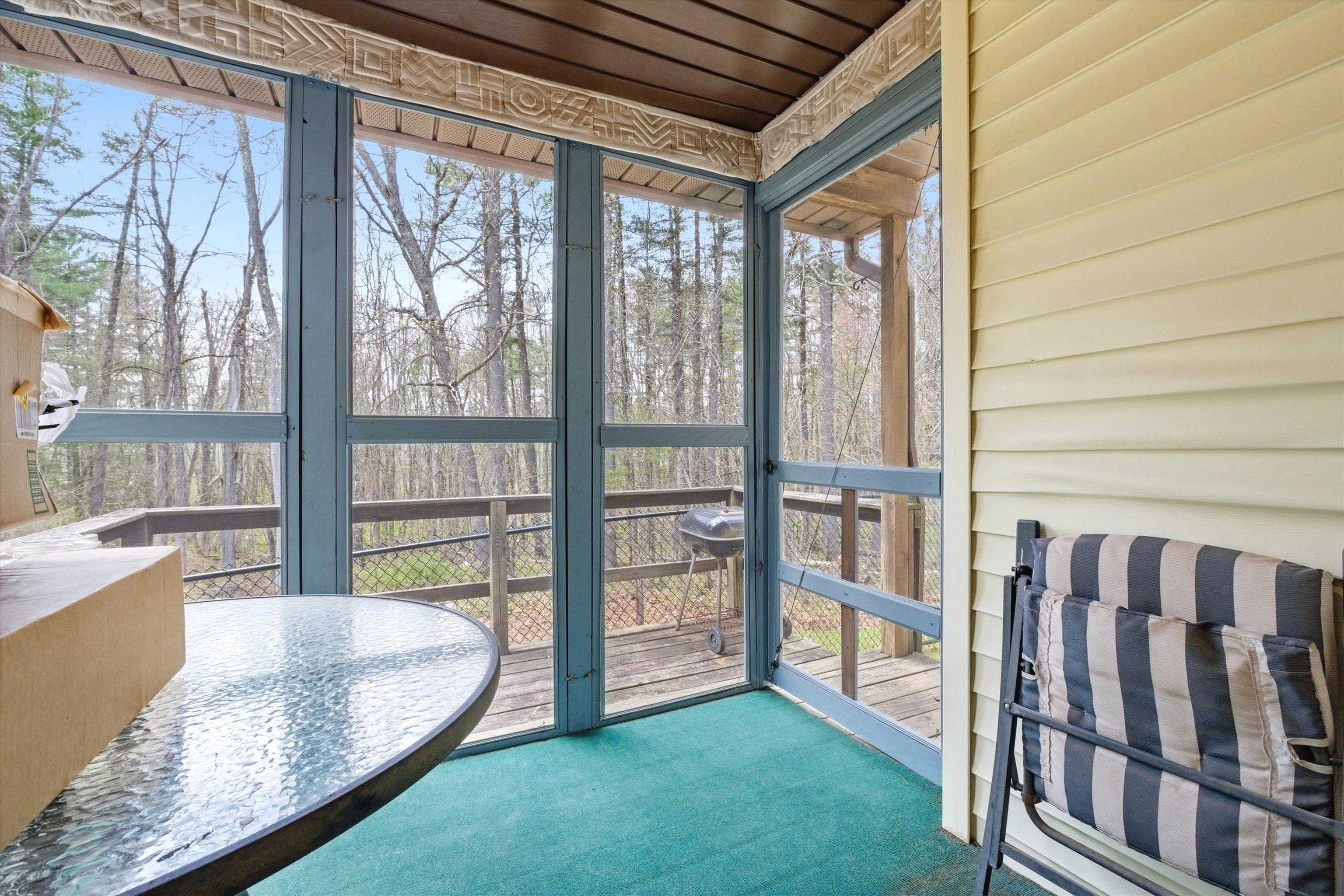 11 Coleman Pl, Londonderry, NH 03053