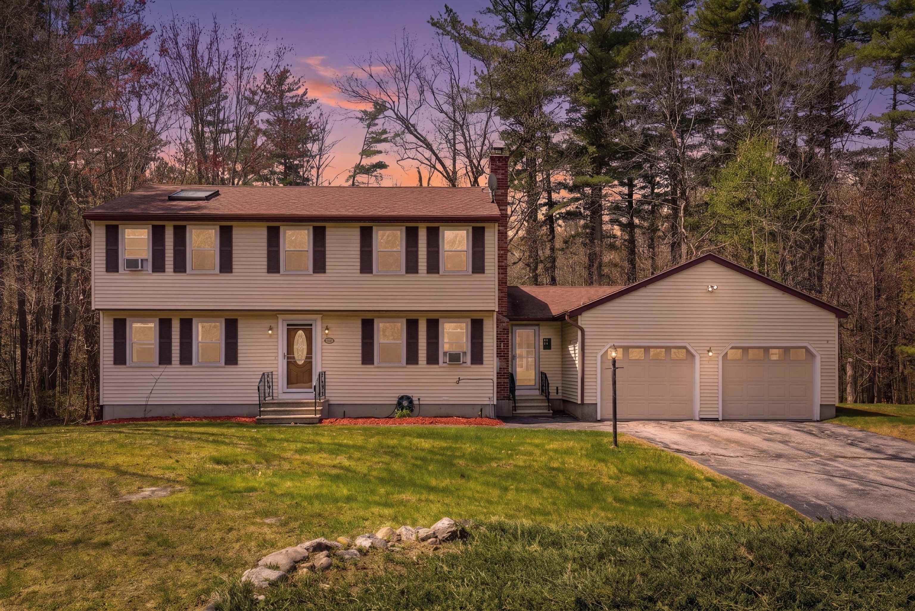 11 Coleman Pl, Londonderry, NH 03053