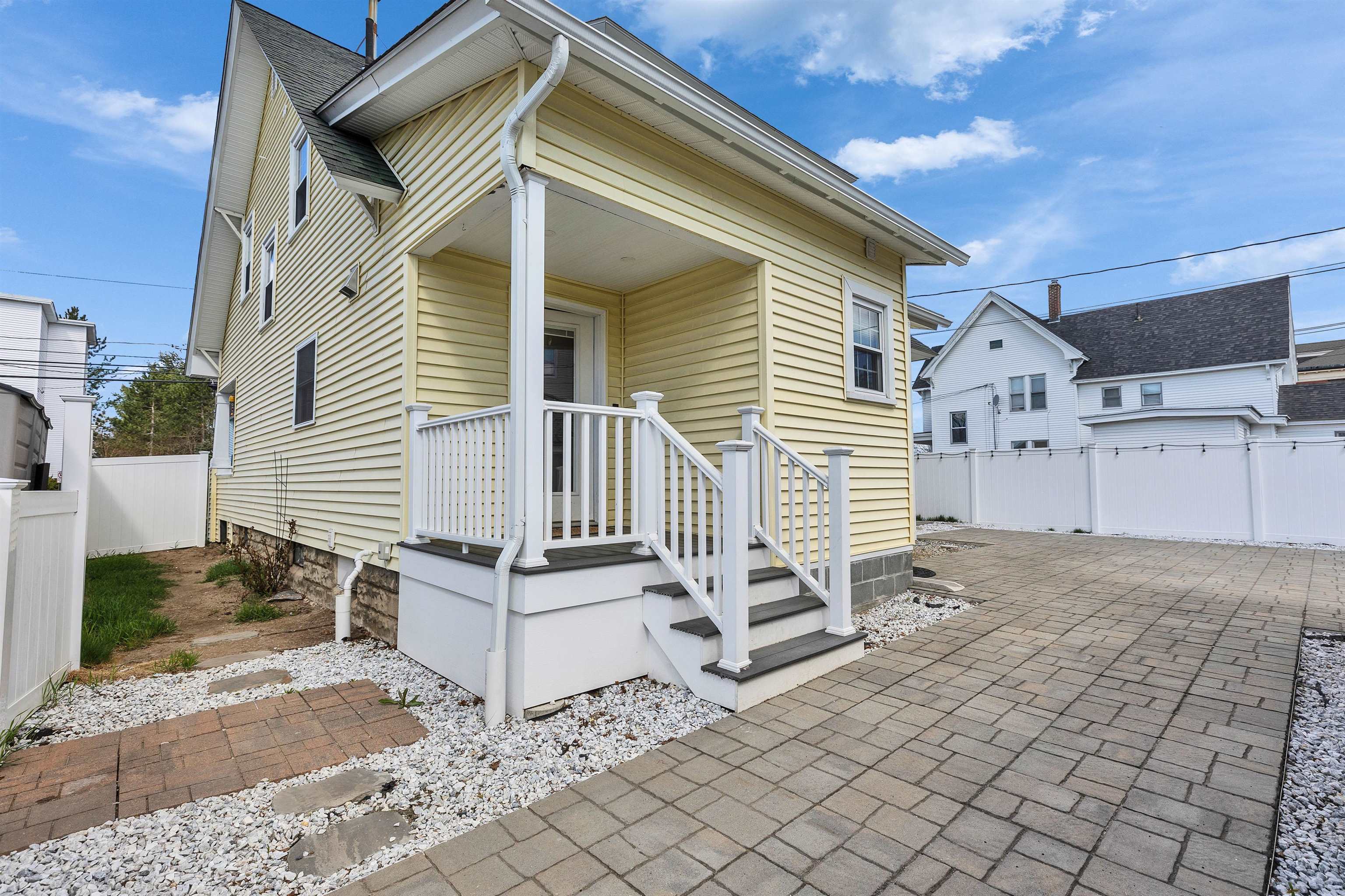 237 Jewett St, Manchester, NH 03103