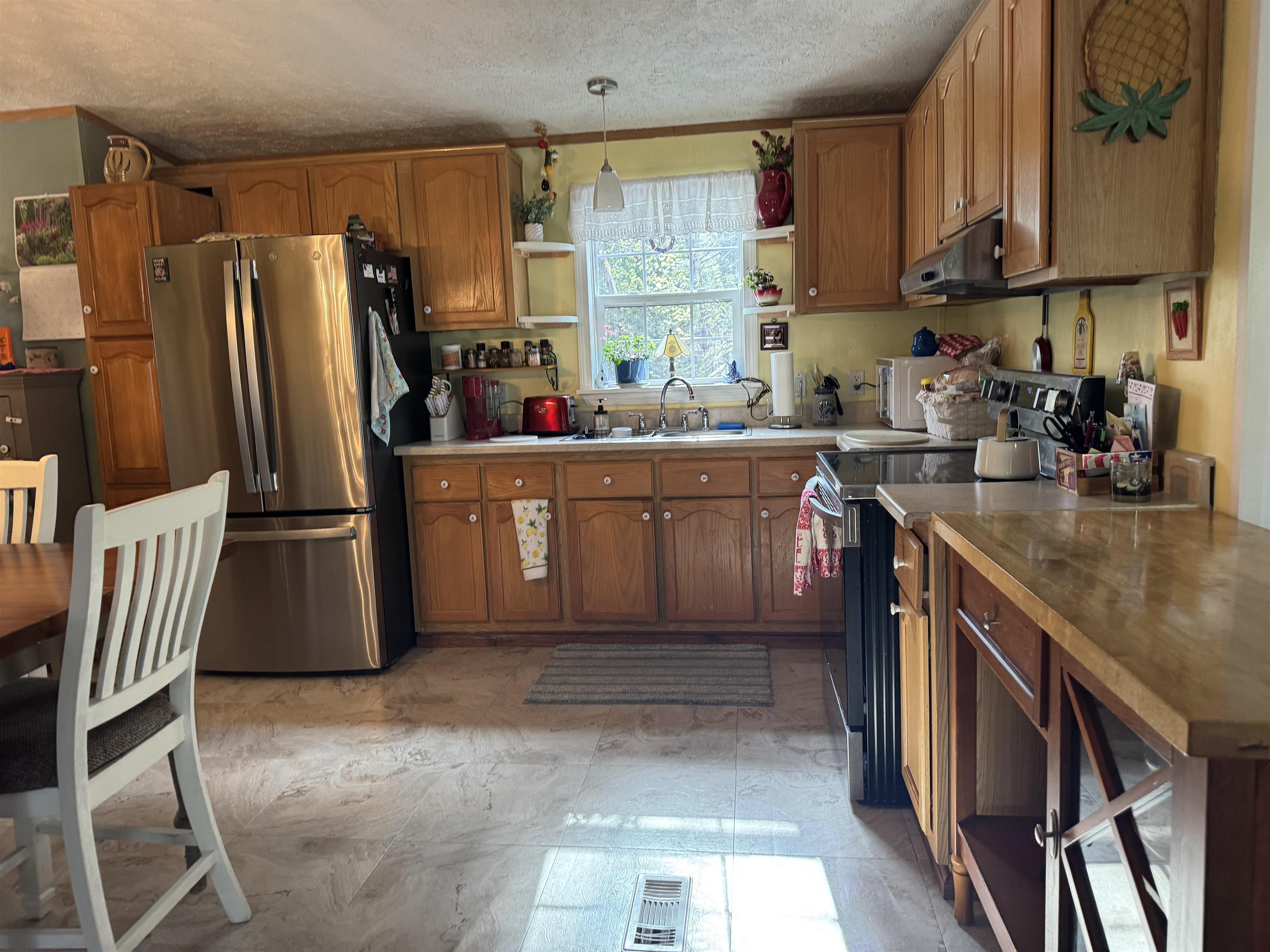 26 Melody Ln, Hillsborough, NH 03244