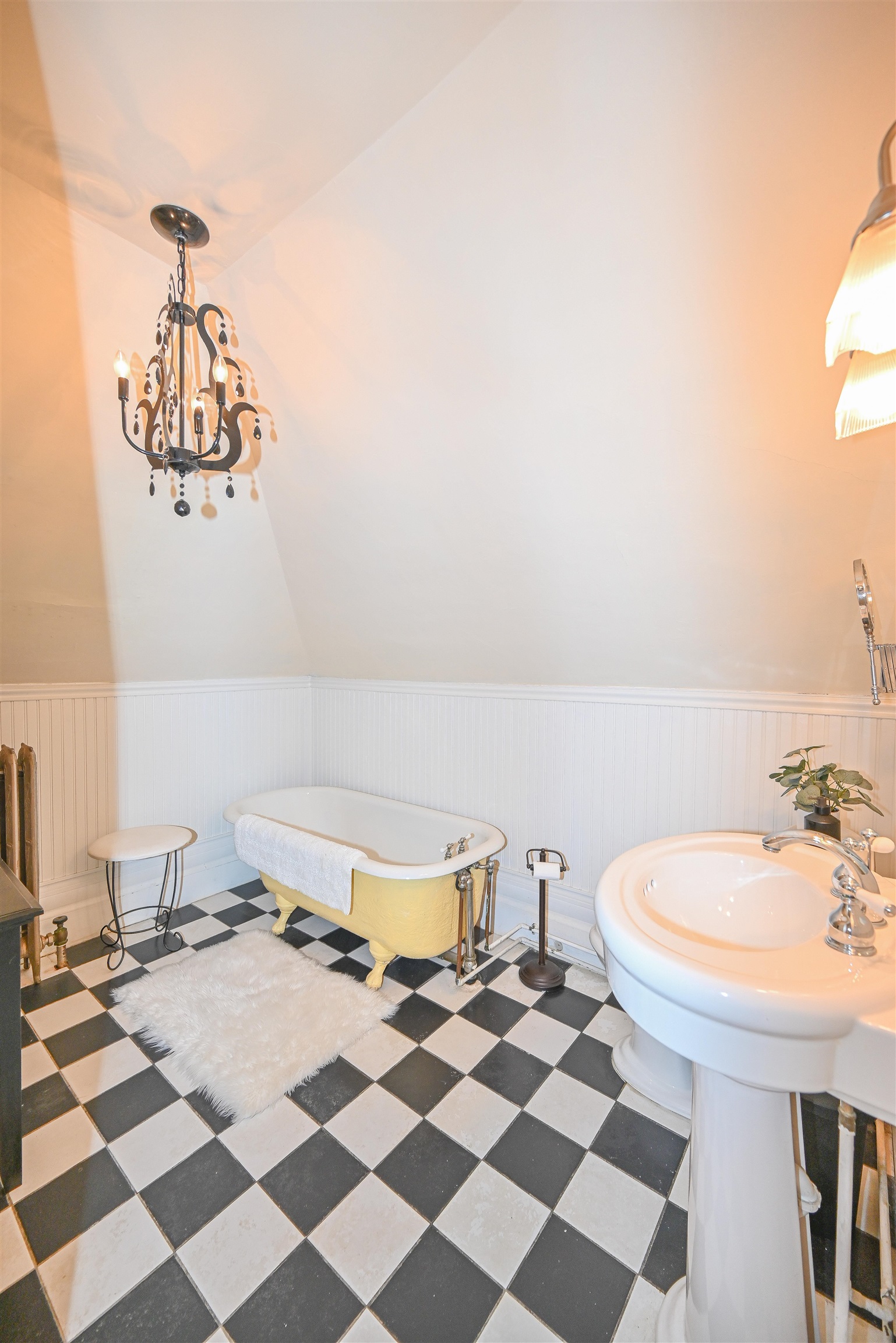 203 N Adams St, Manchester, NH 03104