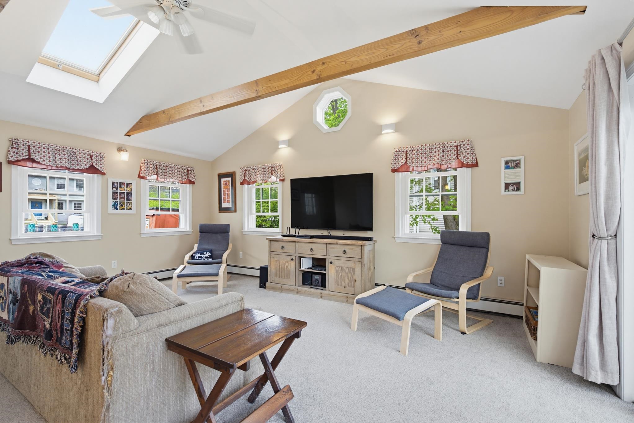 11 Custom St, Nashua, NH 03062