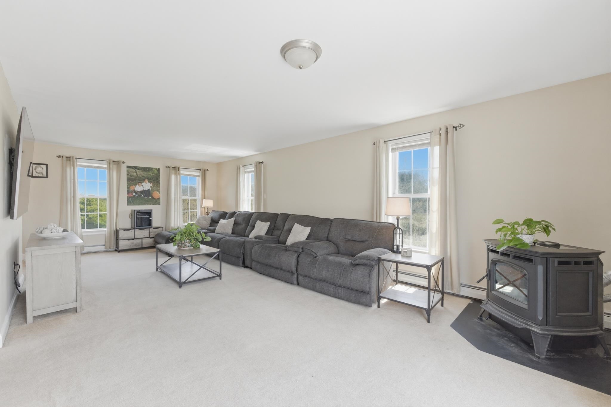 15 Baer Rd, Rollinsford, NH 03869
