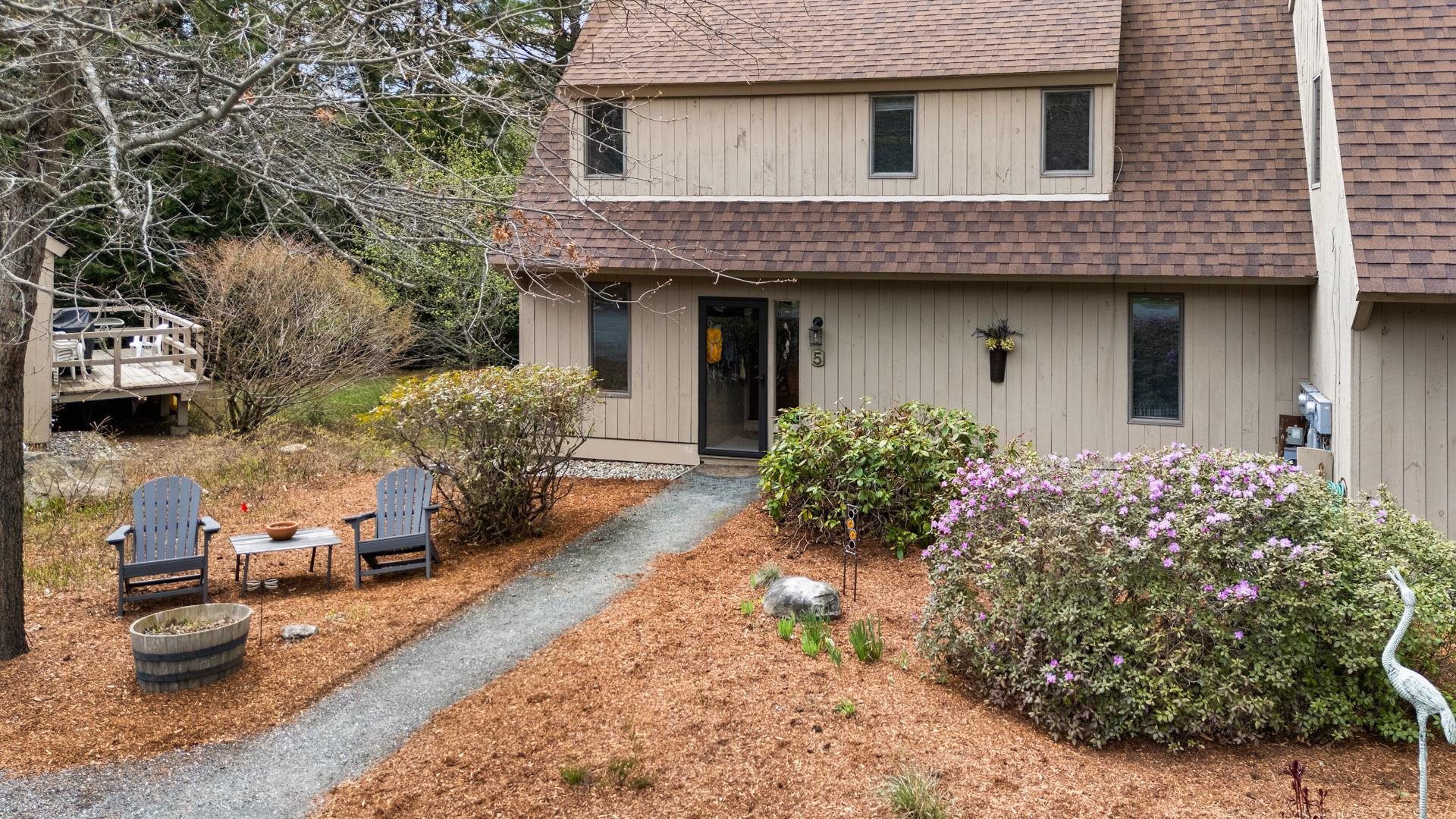 5 Pleasant Dr, Grantham, NH 03753