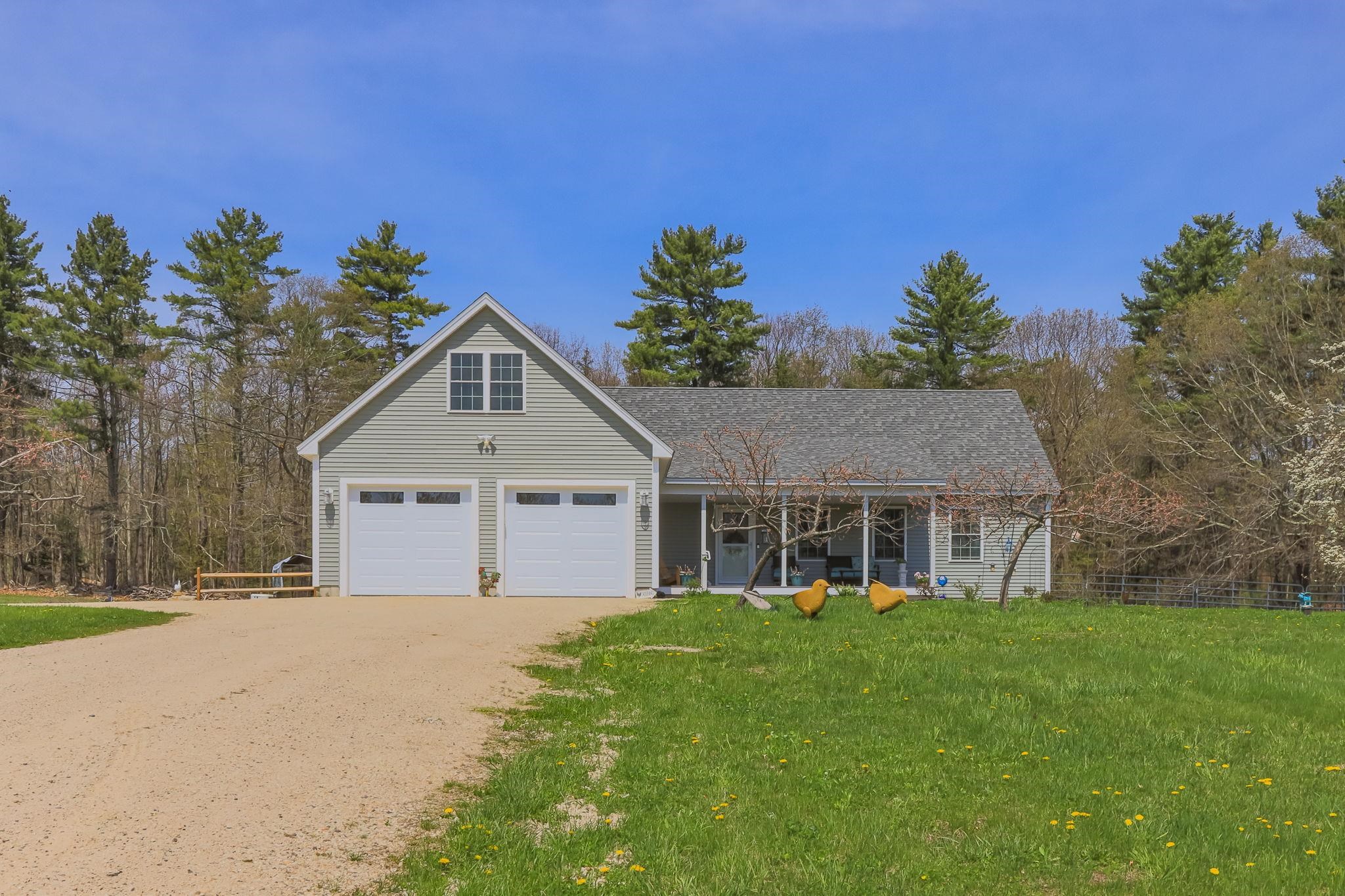 101 Mast Rd, Lee, NH 03861