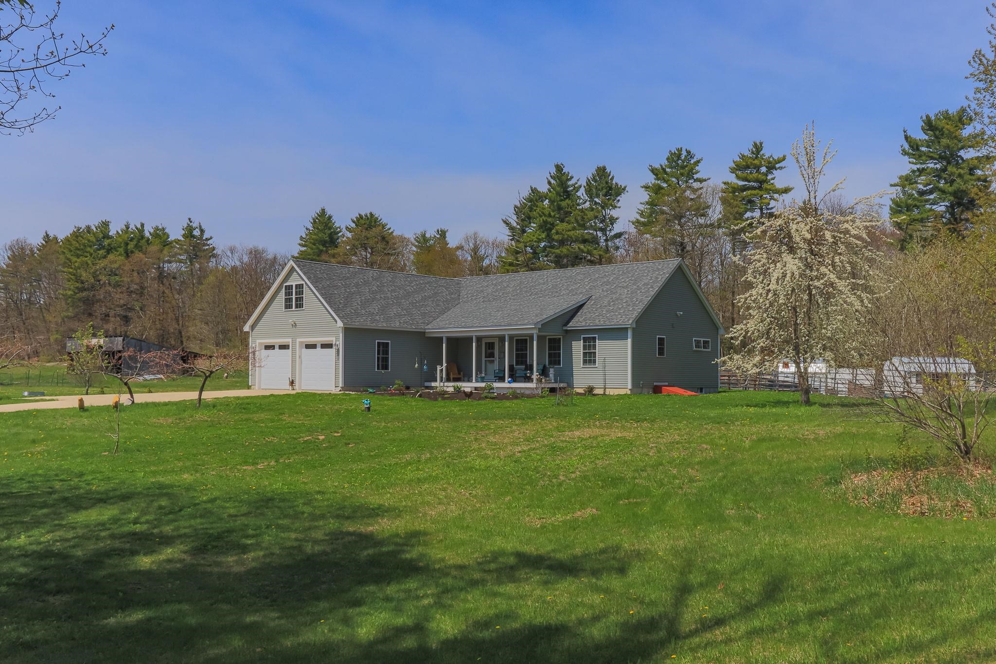 101 Mast Rd, Lee, NH 03861